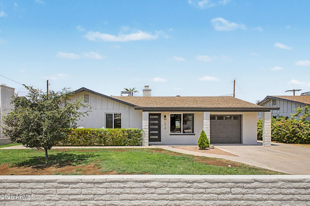 Photo of 1818 W Morten Avenue, Phoenix, AZ 85021 (MLS # 7055900)