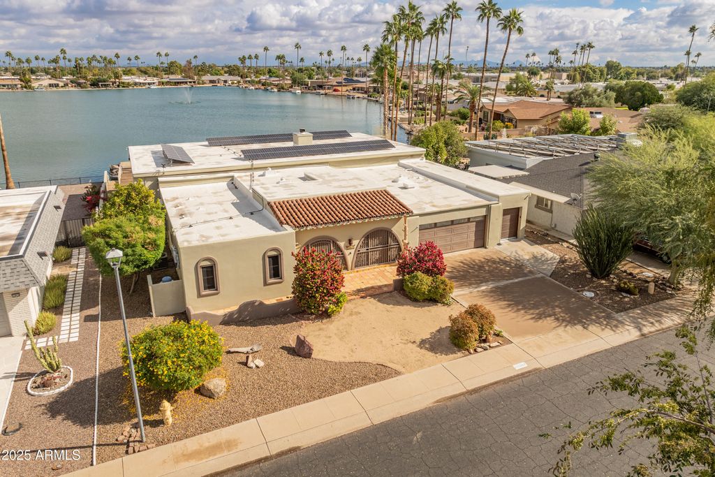 Photo of 13807 N Crown Point, Sun City, AZ 85351 (MLS # 6953696)