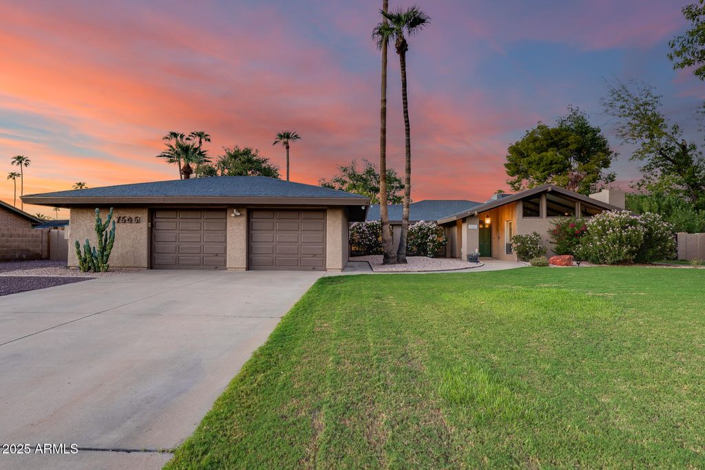 Photo of 7606 W Wagoner Road, Glendale, AZ 85308 (MLS # 6923947)