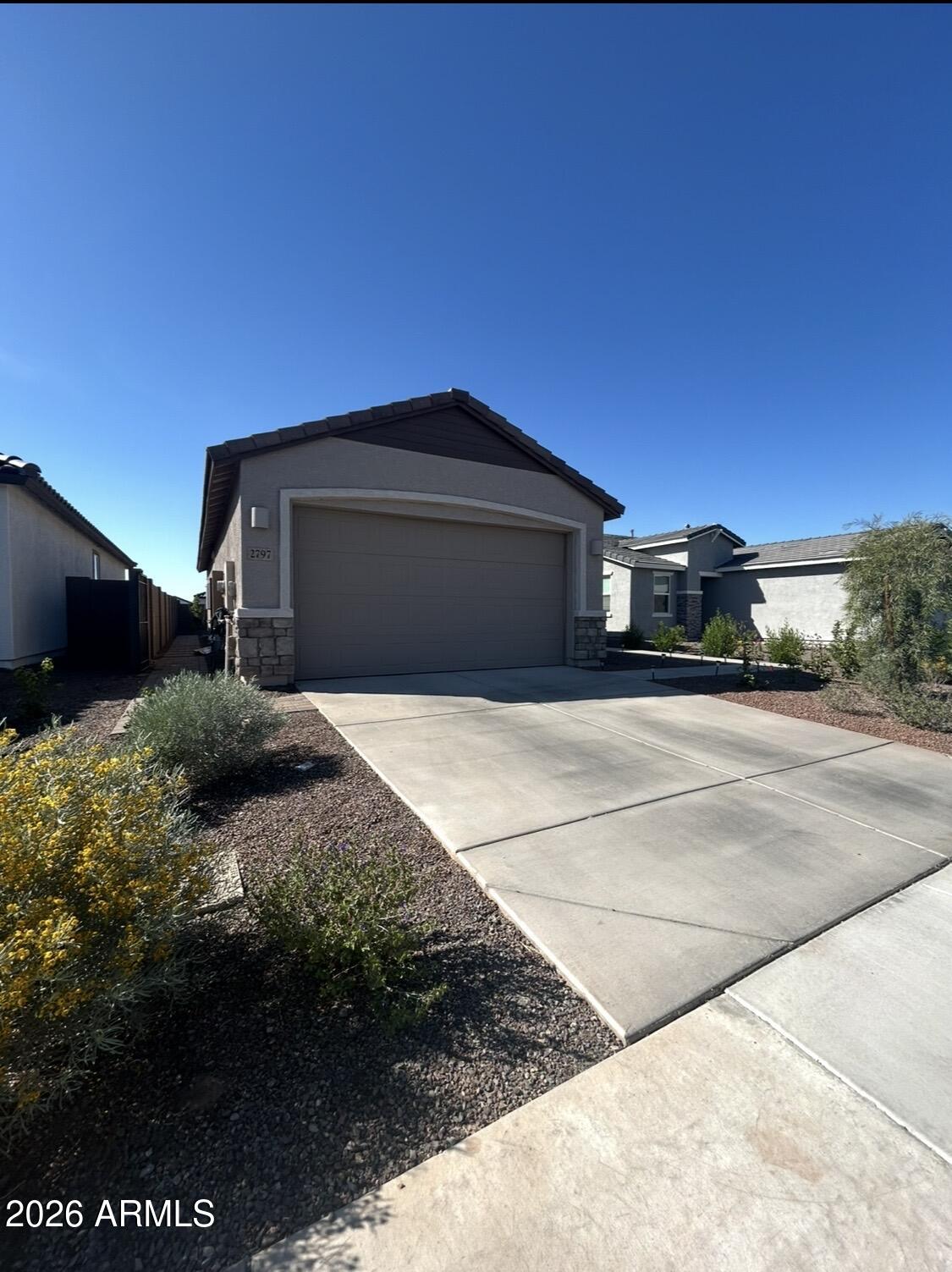 2797 E GRASSLAND Way