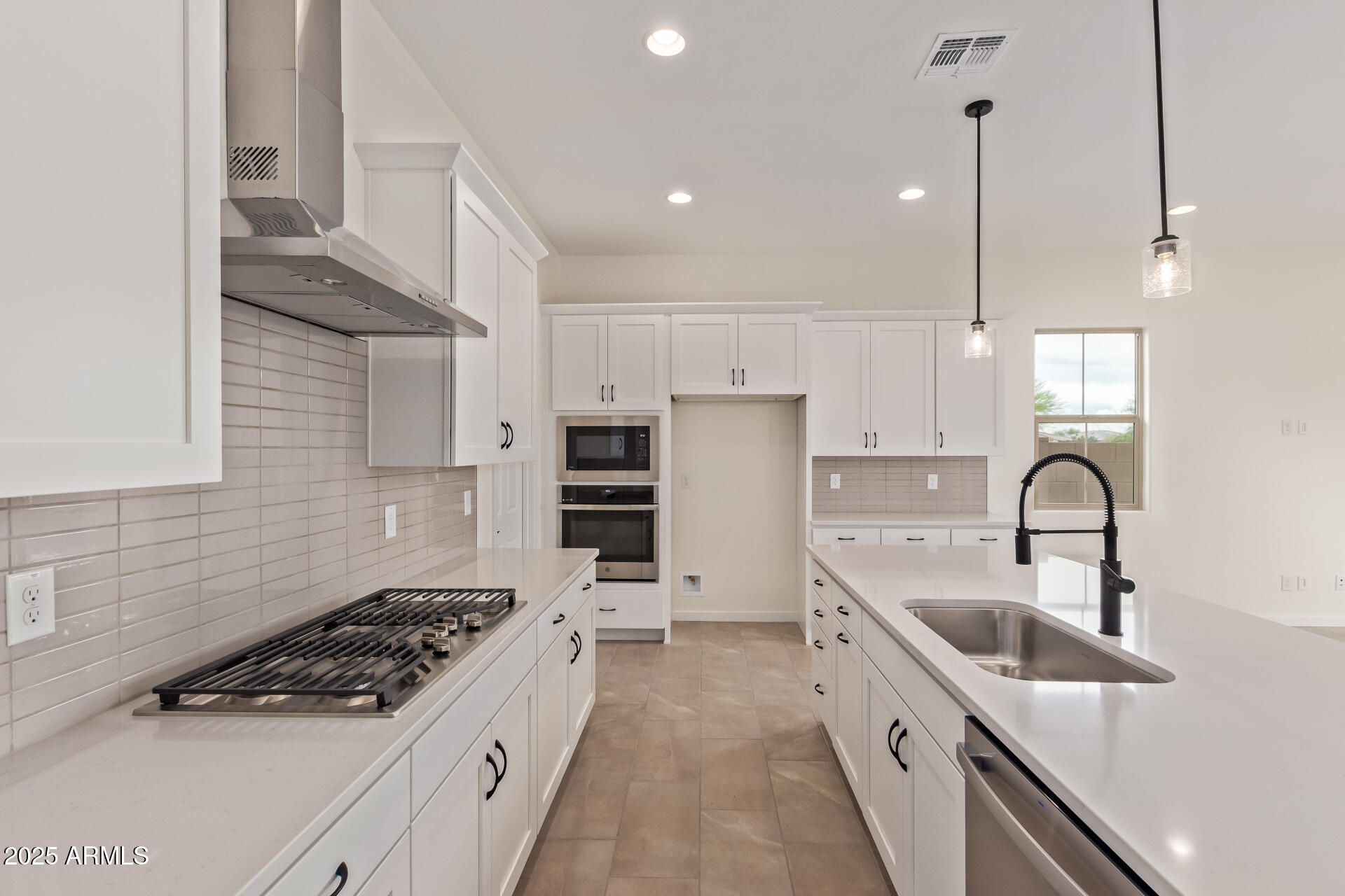 11937 W MARGUERITE Avenue