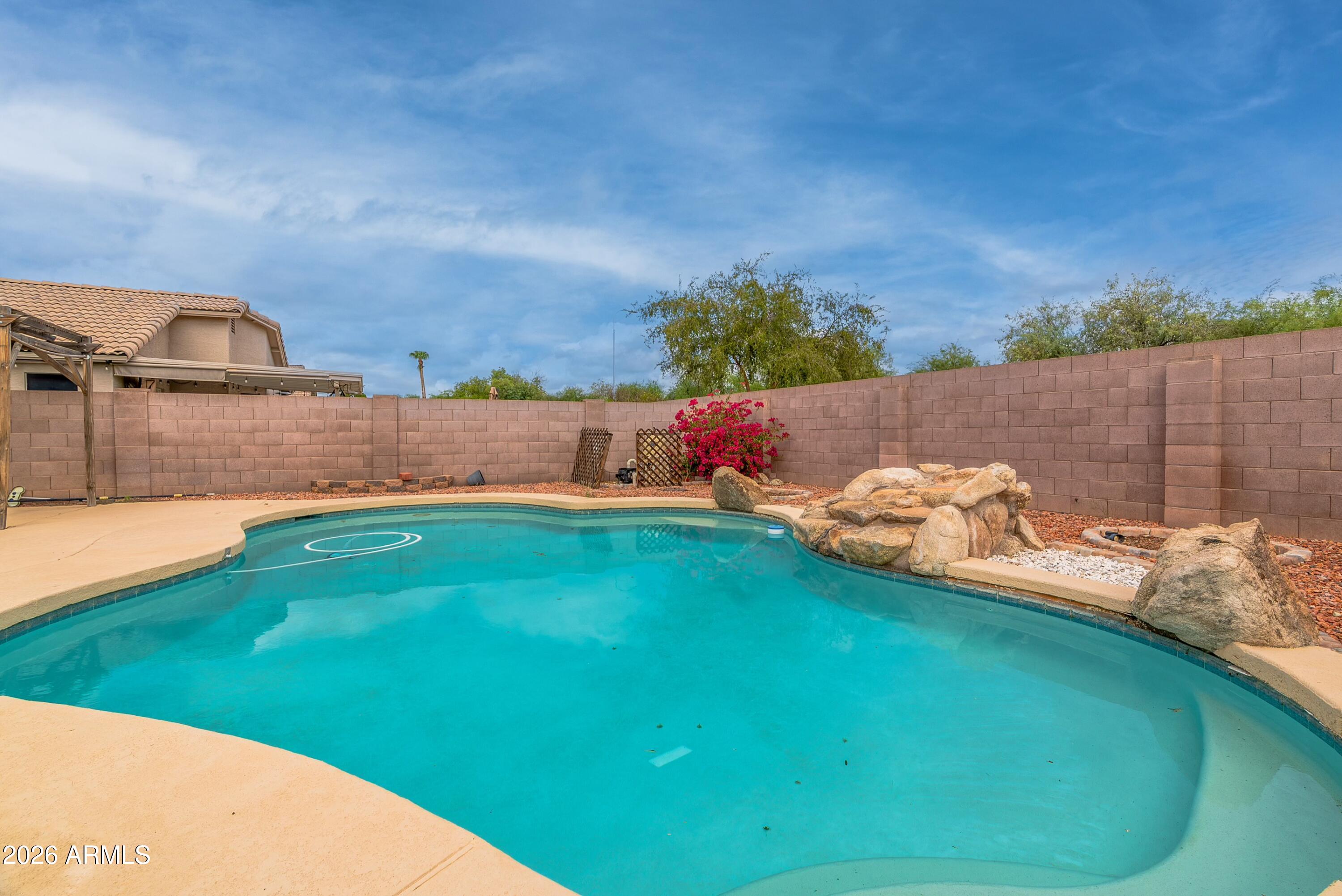4740 E MOUNTAIN VISTA Drive