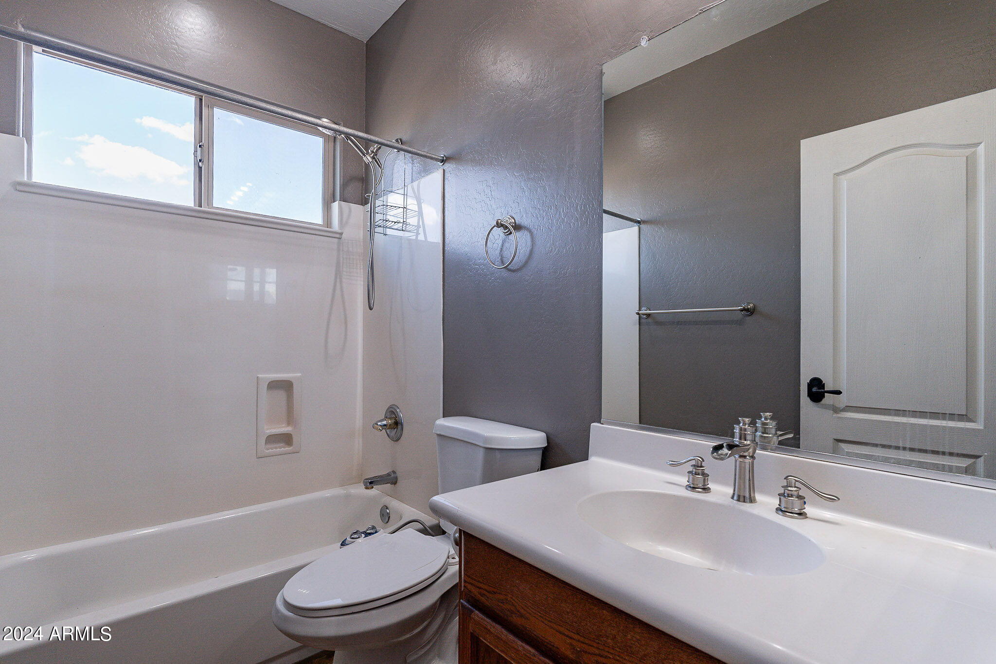 Chandler, Arizona 85249, United States, 5 Bedrooms Bedrooms, ,4 BathroomsBathrooms,Residential,Active,160228