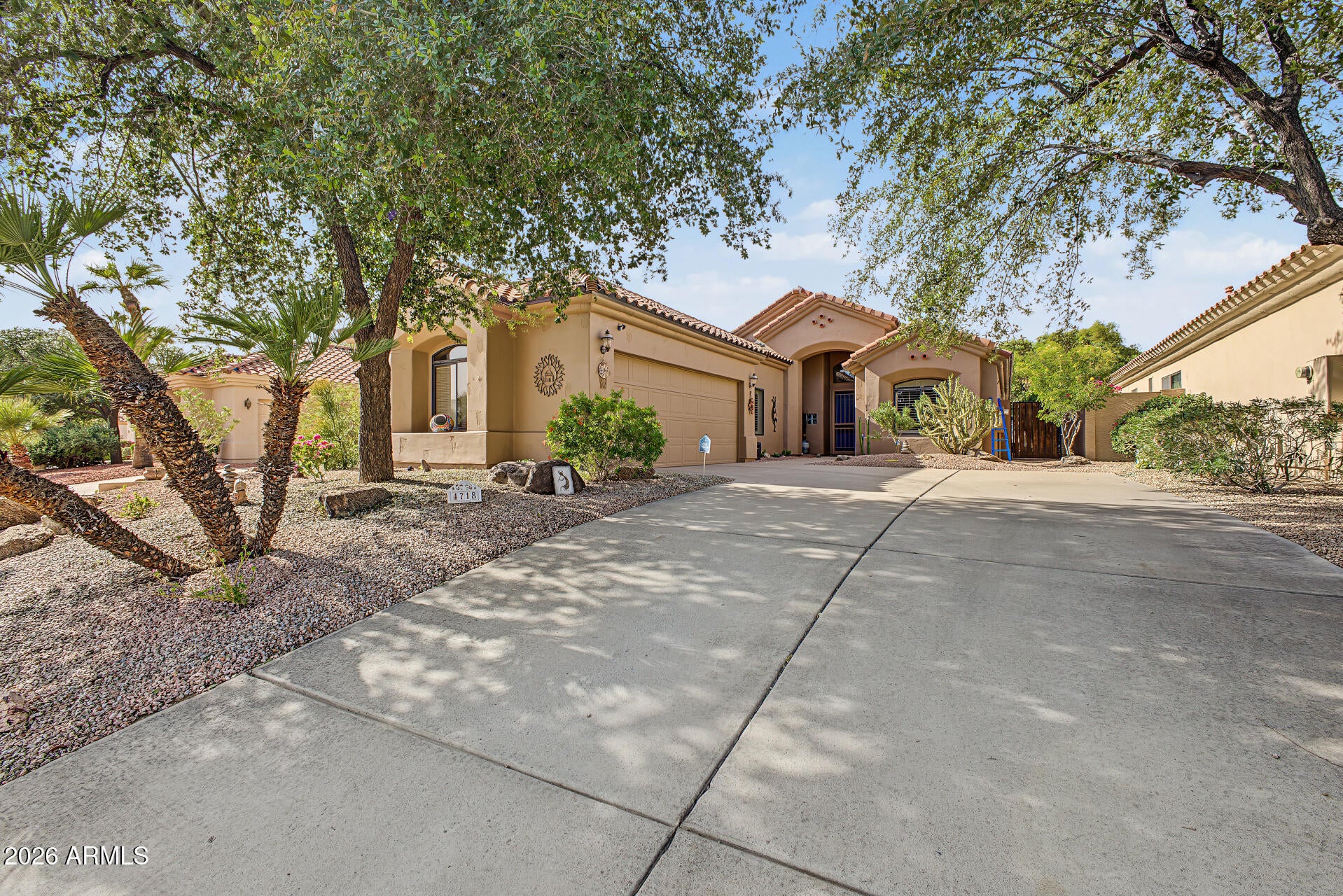 4718 N GREENVIEW Circle W