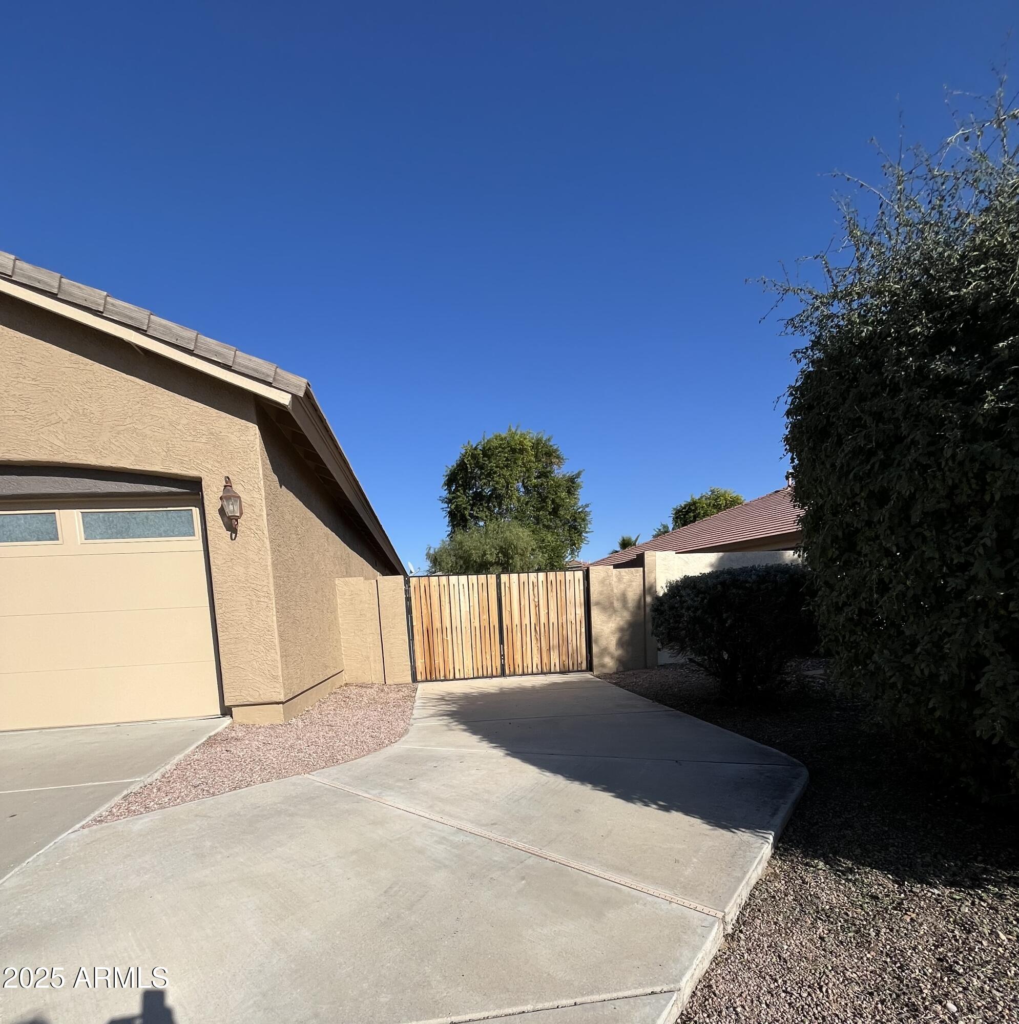 3806 E Packard Drive