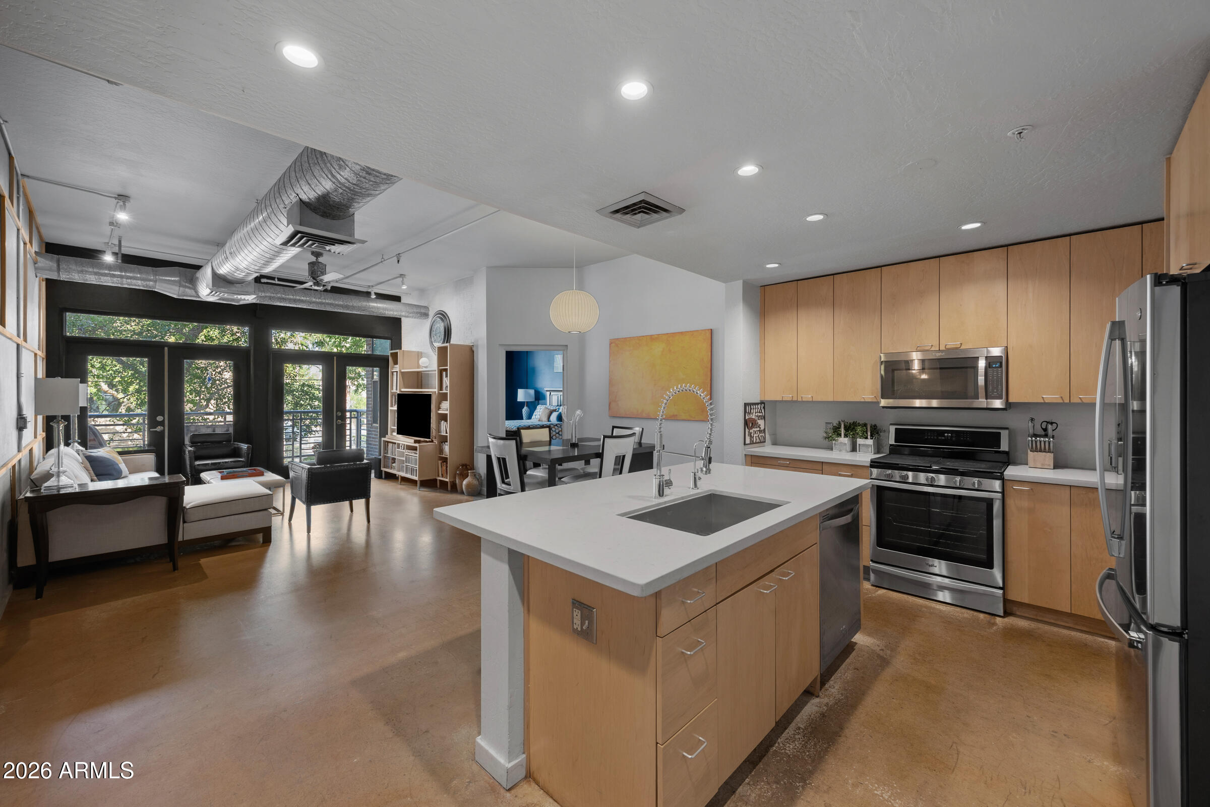 914 E OSBORN Road 216