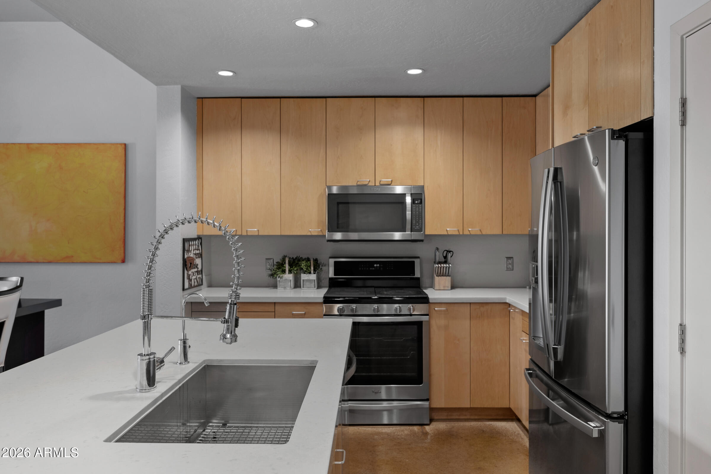 914 E OSBORN Road 216