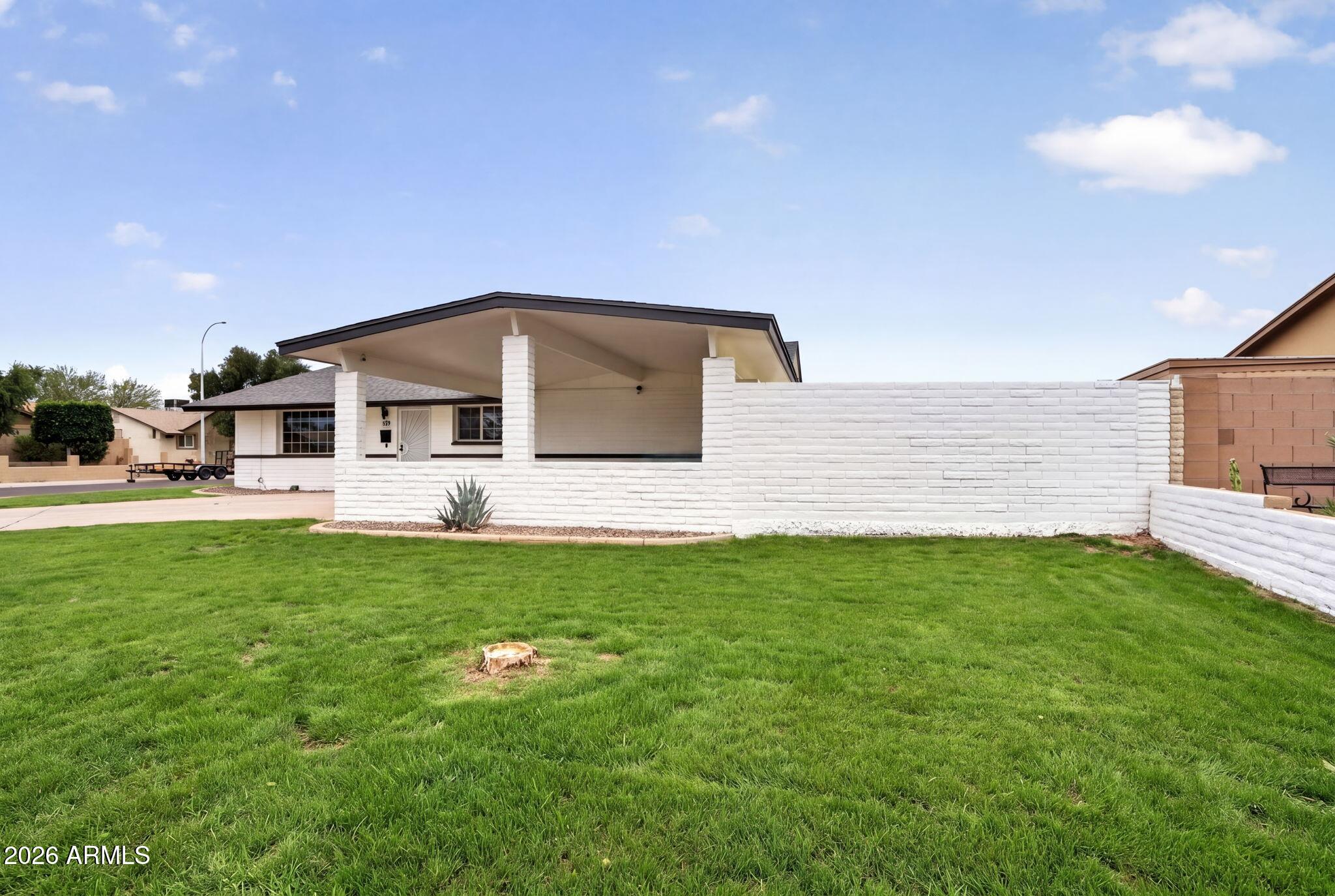 198 W KENT Drive