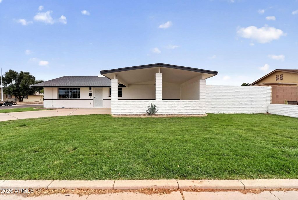 Photo of 198 W Kent Drive, Chandler, AZ 85225 (MLS # 7020230)