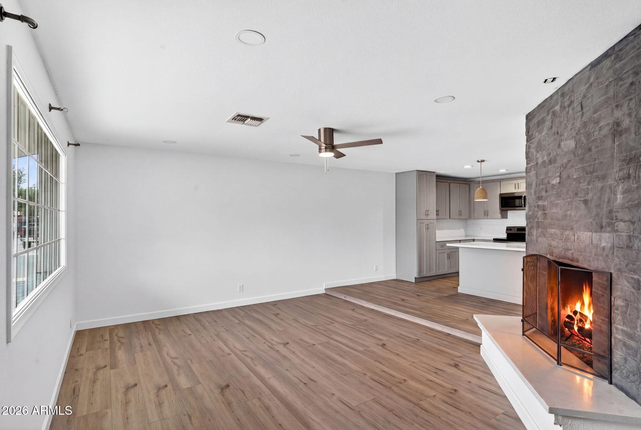 198 W KENT Drive