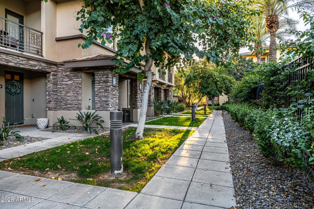 Photo of 17850 N 68th Street #1010, Phoenix, AZ 85054 (MLS # 7000987)