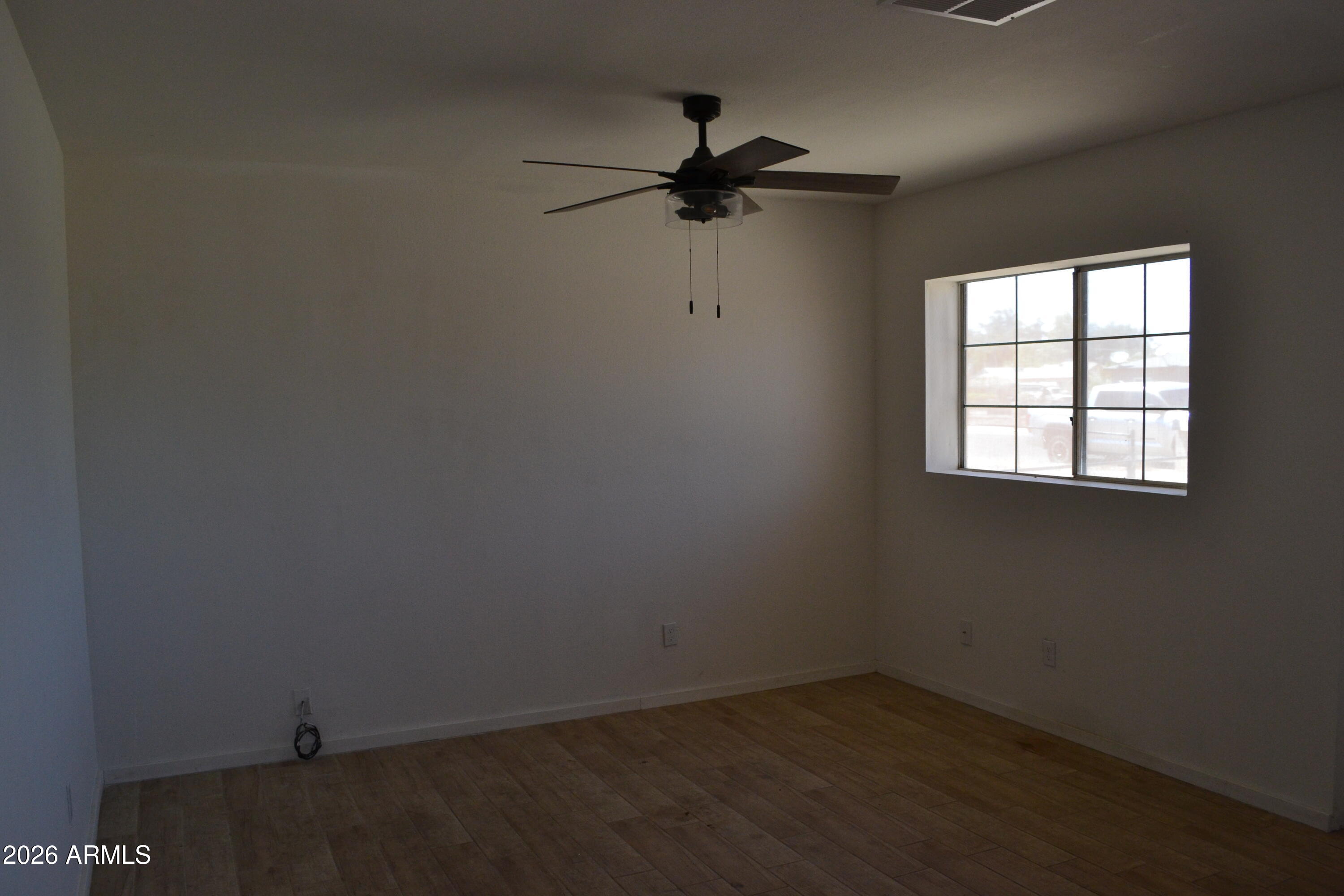 711 E 4TH Street
