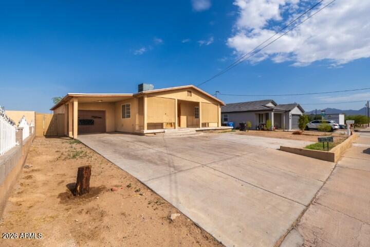 621 S 4TH Street