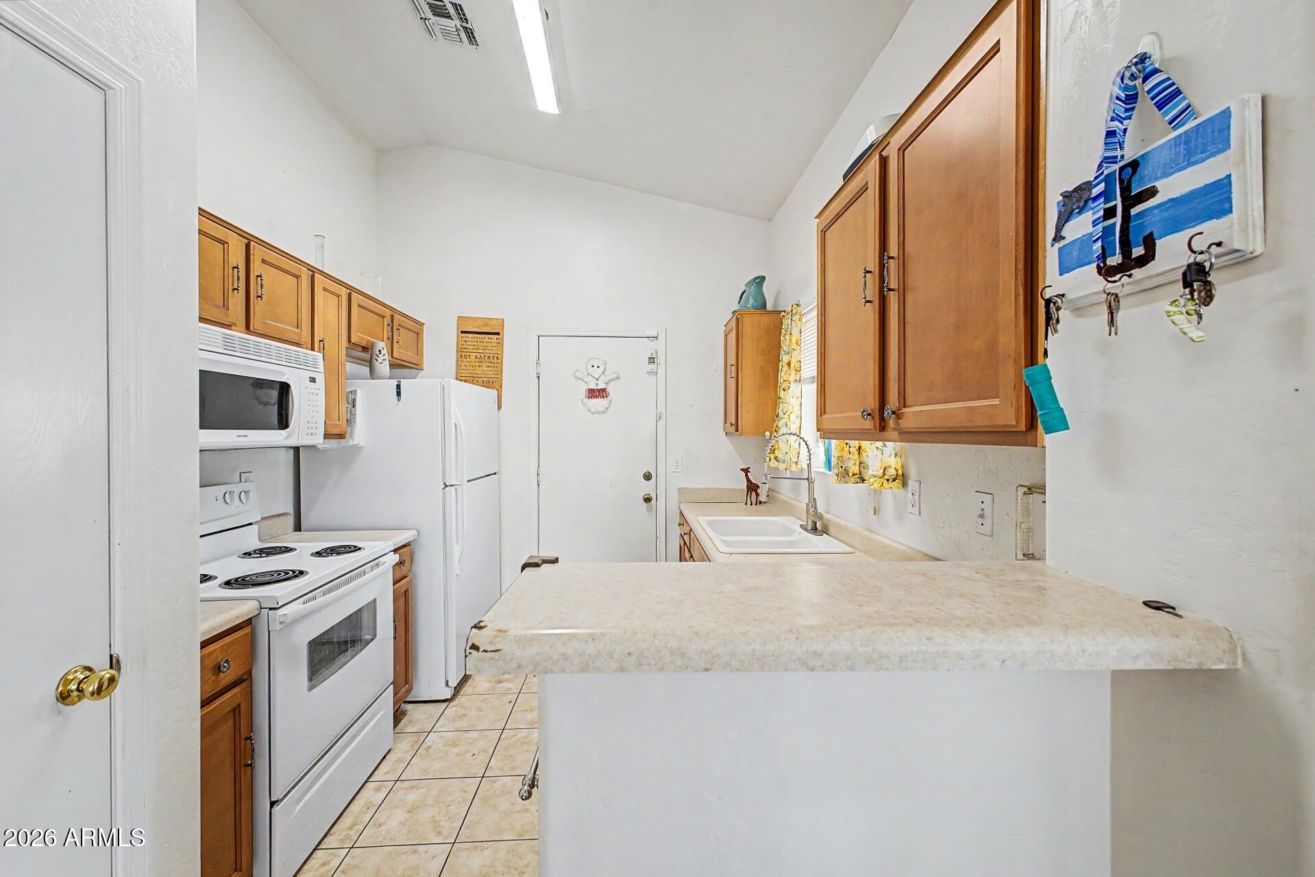 1313 E 10TH Place