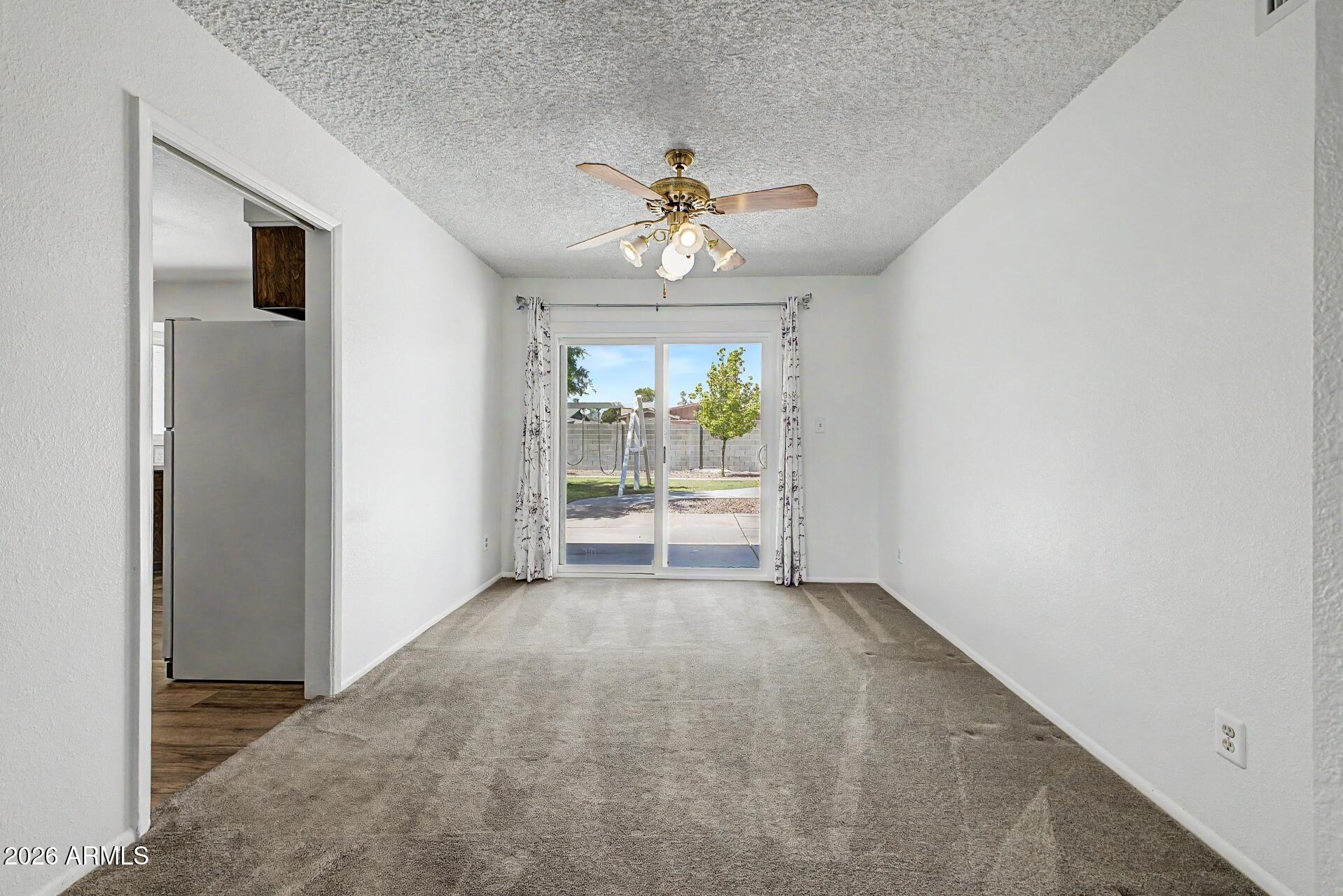 4414 W VOGEL Avenue