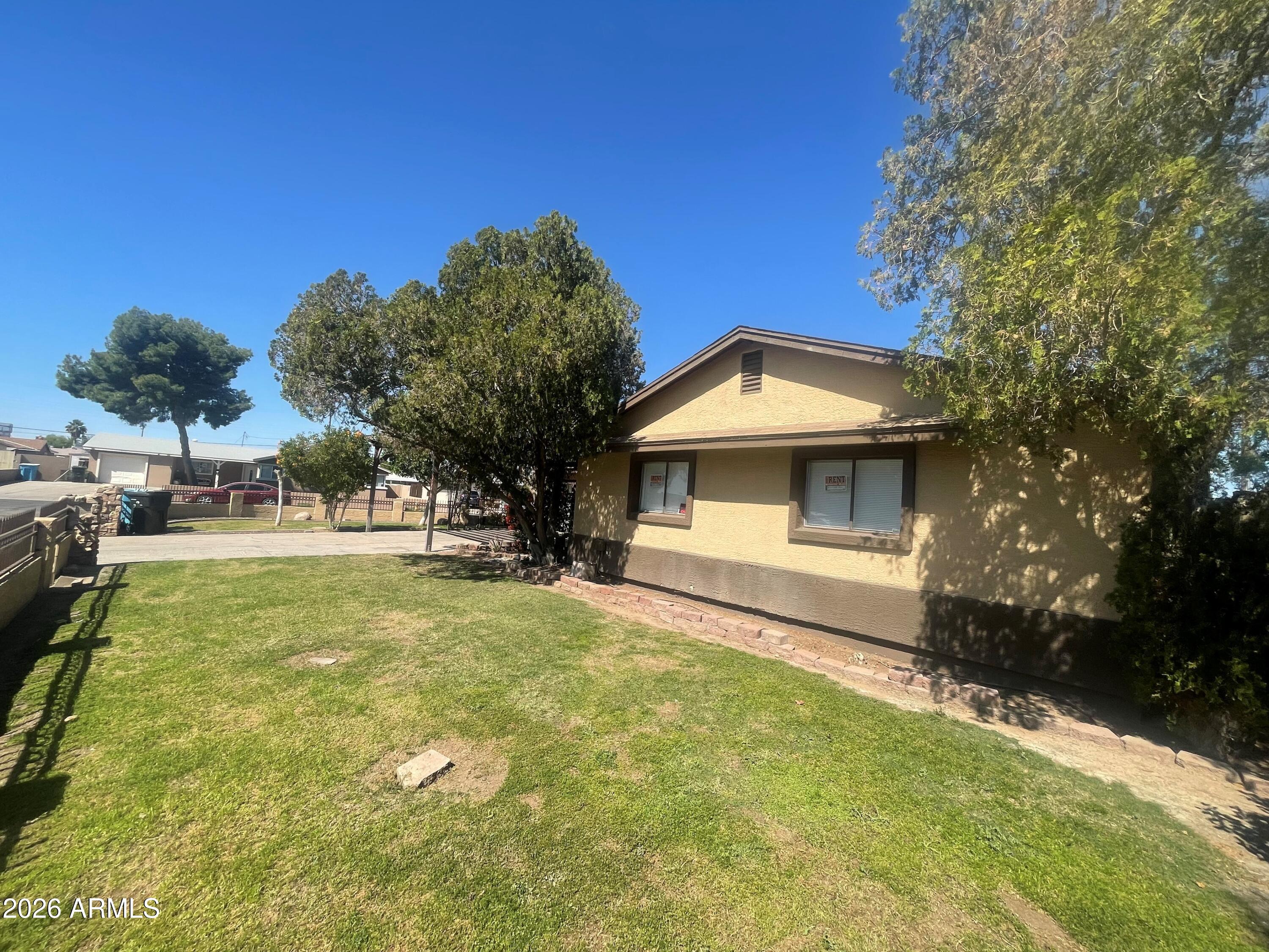 5526 W INDIANOLA Avenue