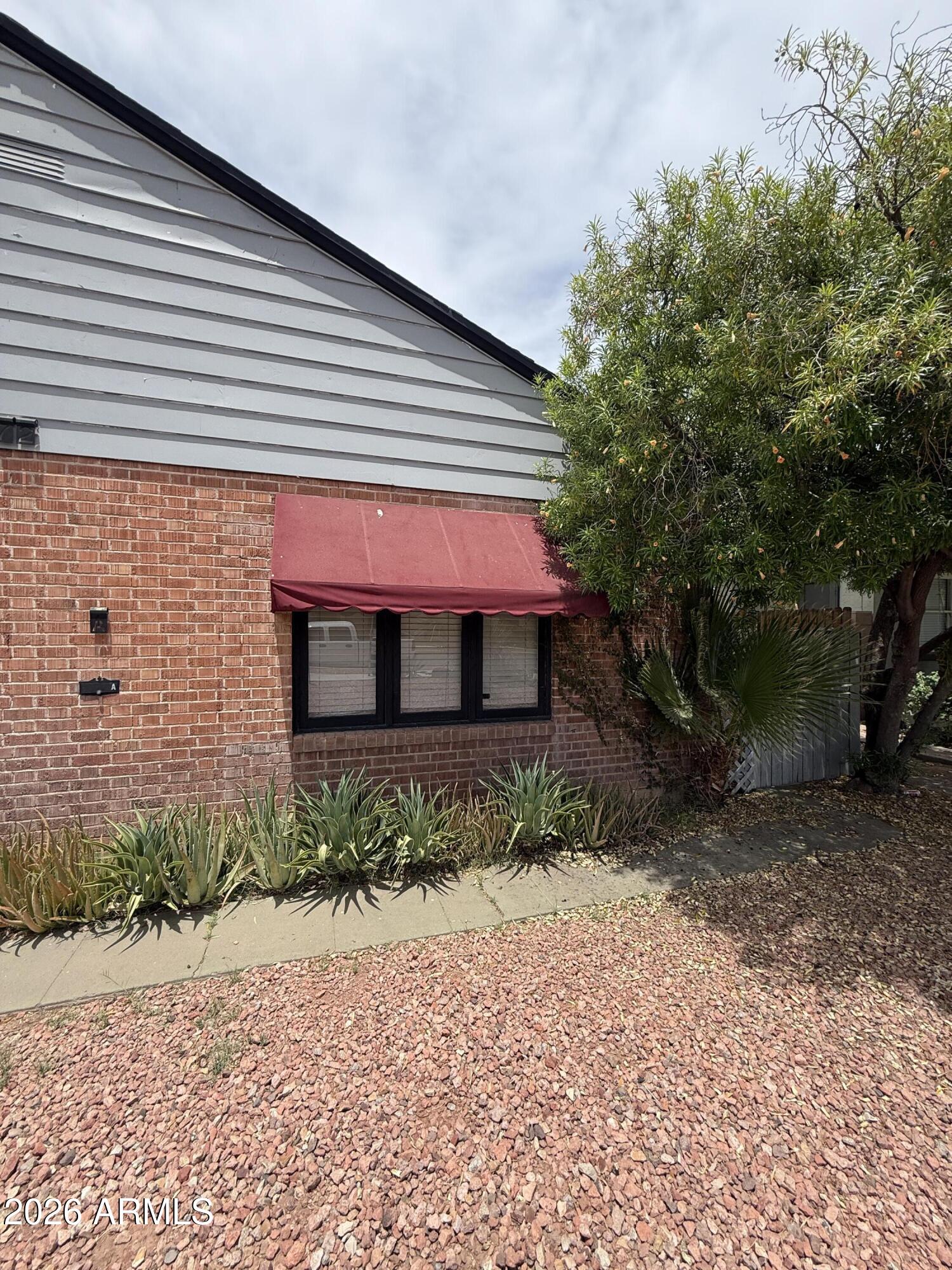 72 W WILLETTA Street A