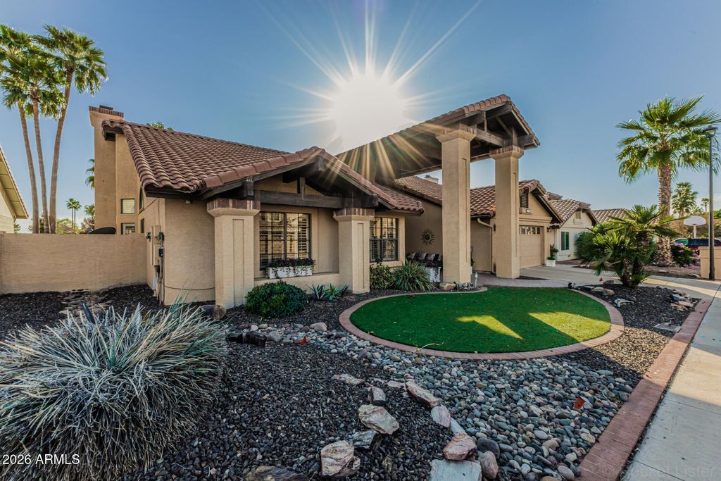 Photo of 6963 W Kimberly Way, Glendale, AZ 85308 (MLS # 6989294)