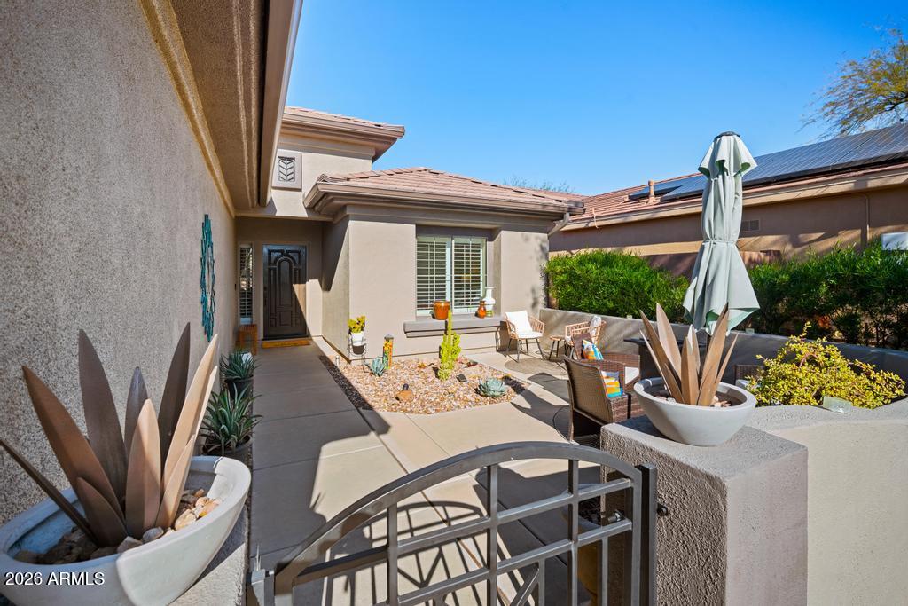 1922 W WHITMAN Court