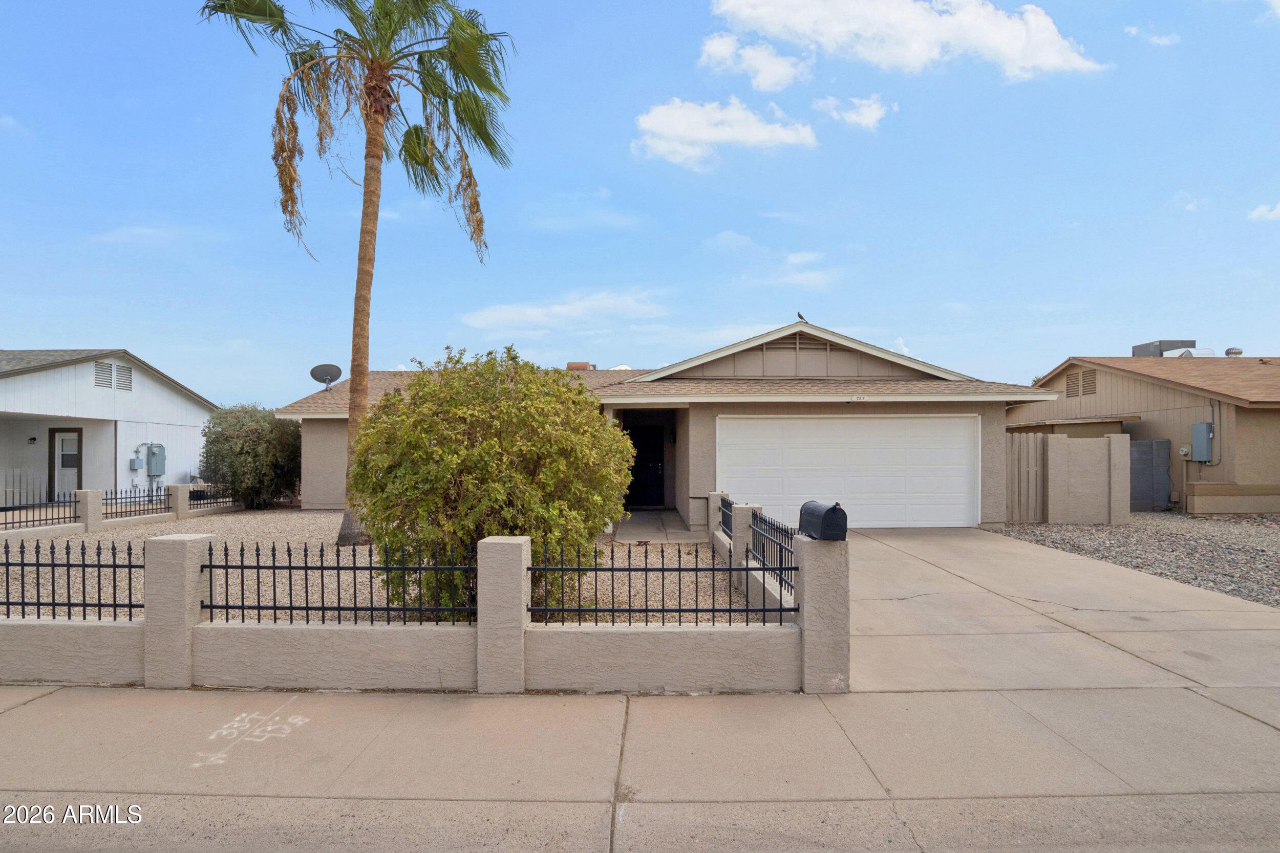737 W EL PRADO Road