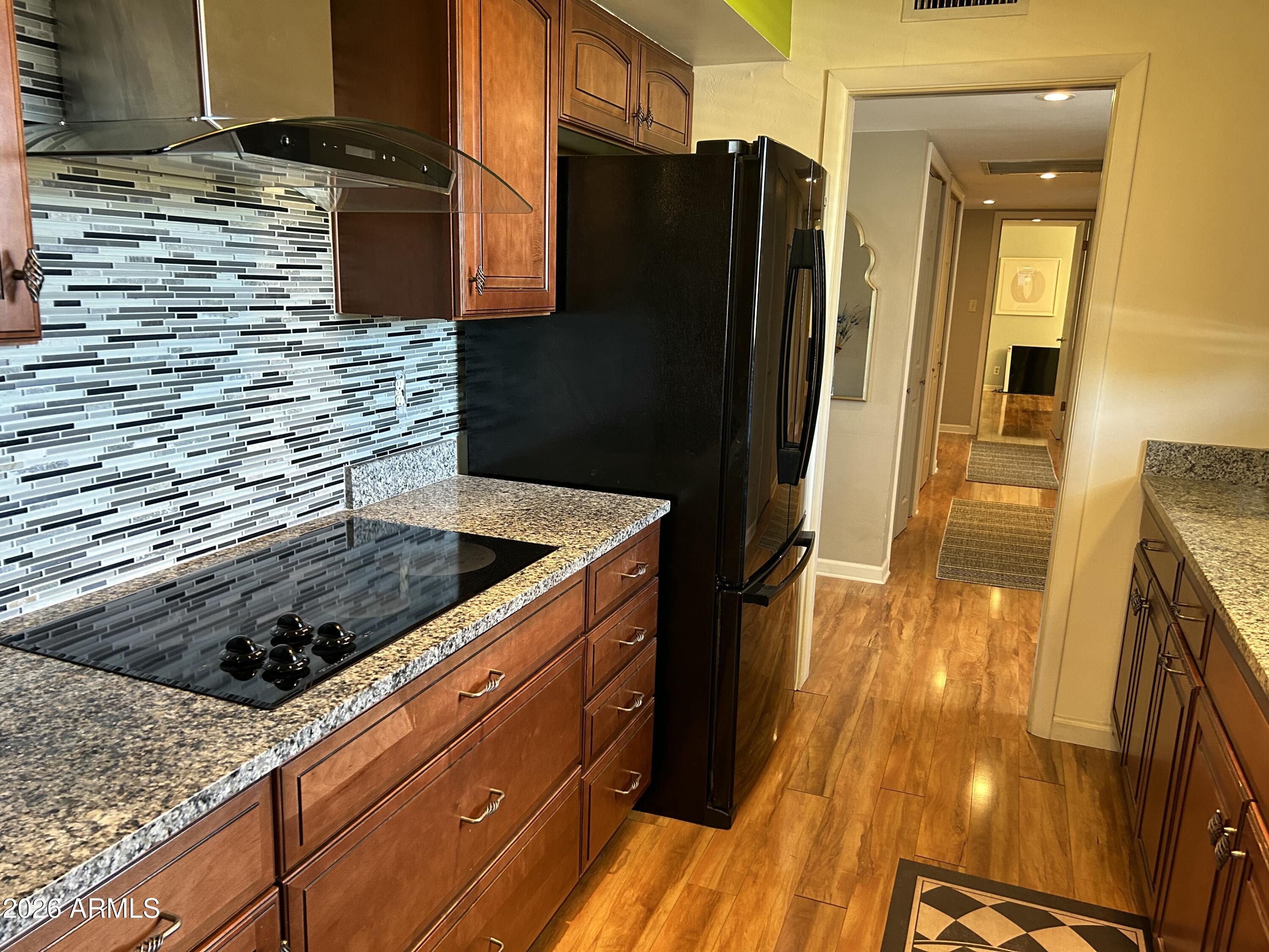 100 W MARYLAND Avenue O2