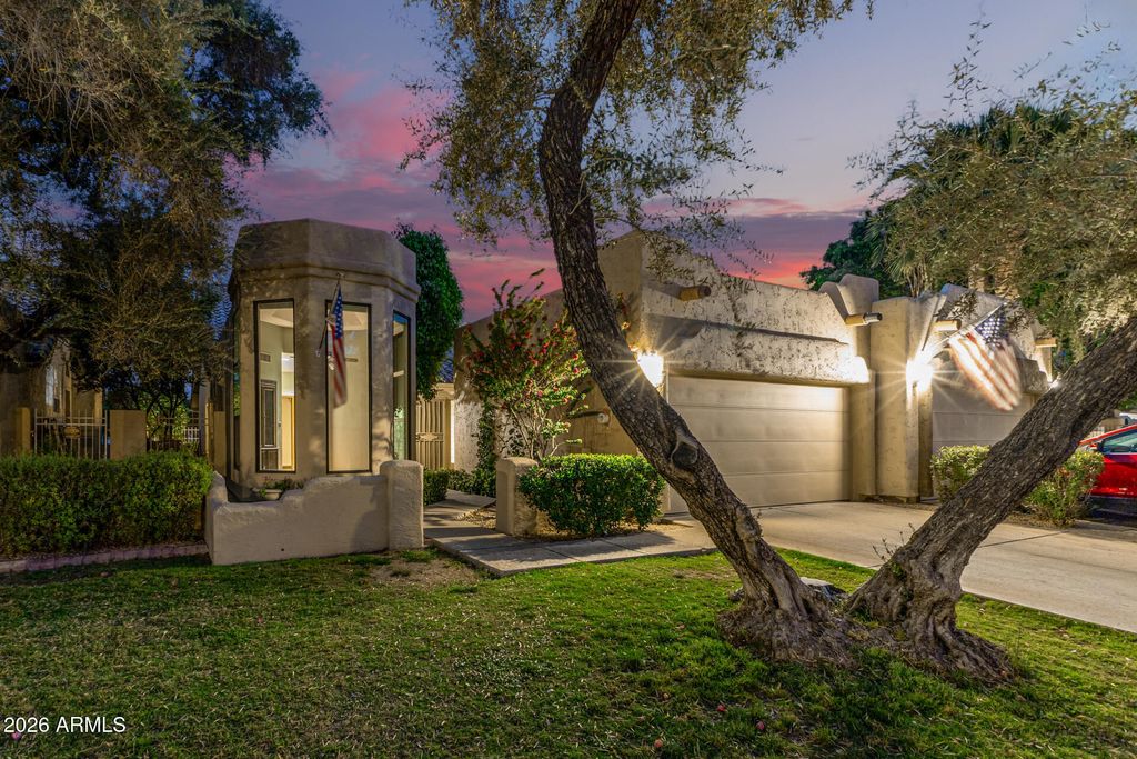 Photo of 6725 S Taylor Drive, Tempe, AZ 85283 (MLS # 7011270)
