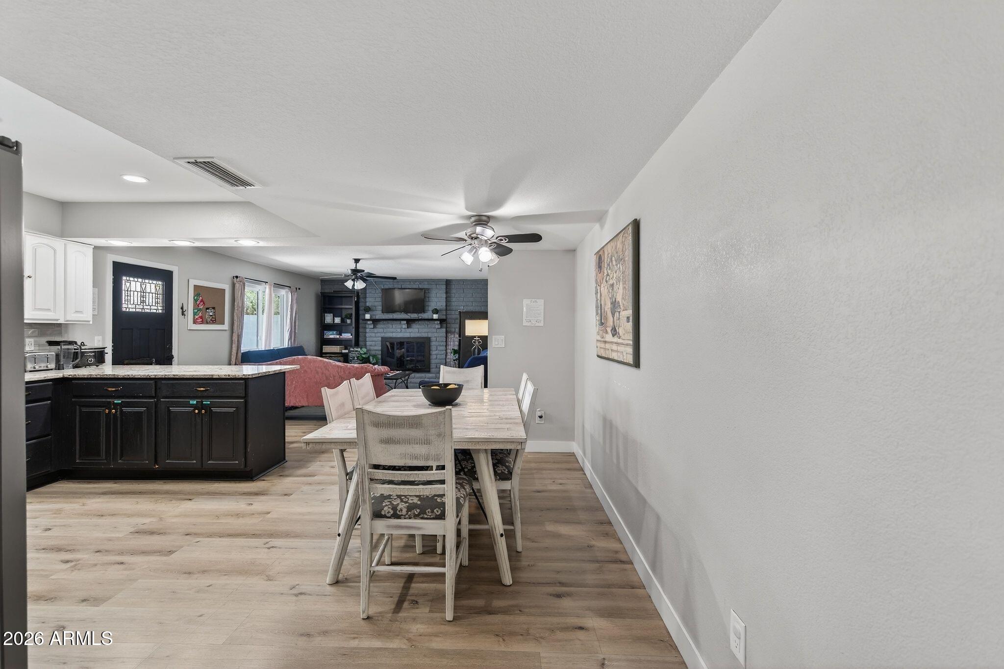 3502 W CINNABAR Avenue