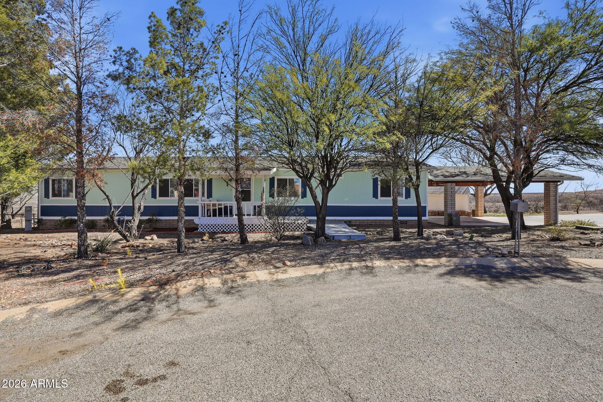 816 N RIDGEVIEW Place