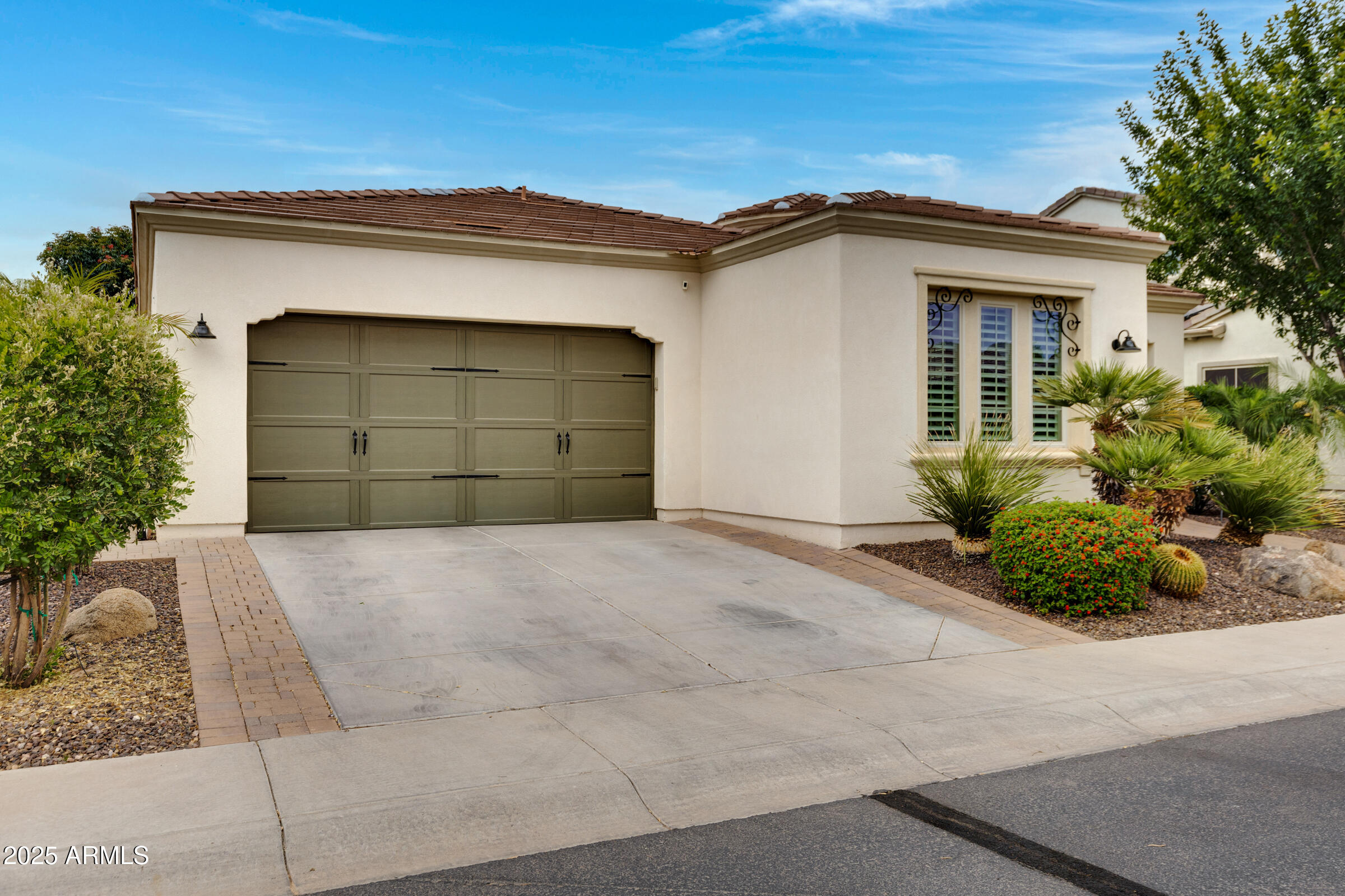 1620 E SATTOO Way