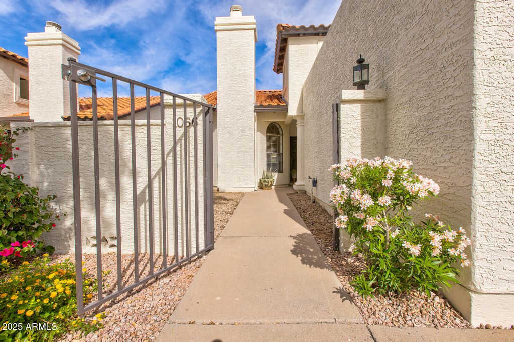 Photo of 11011 N 92nd Street #1056, Scottsdale, AZ 85260 (MLS # 6942954)