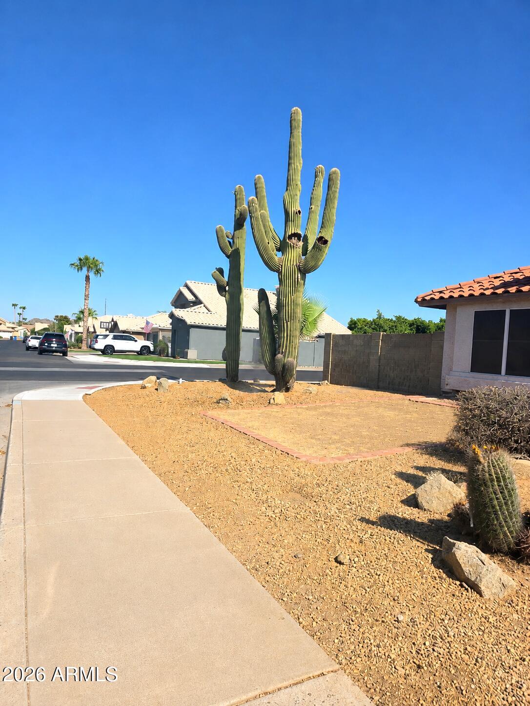 3402 E ORAIBI Drive