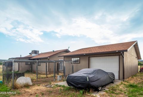 A home in Peeples Valley