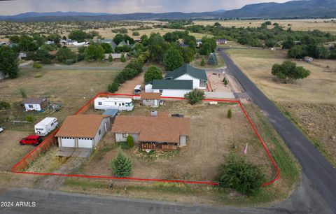 A home in Peeples Valley