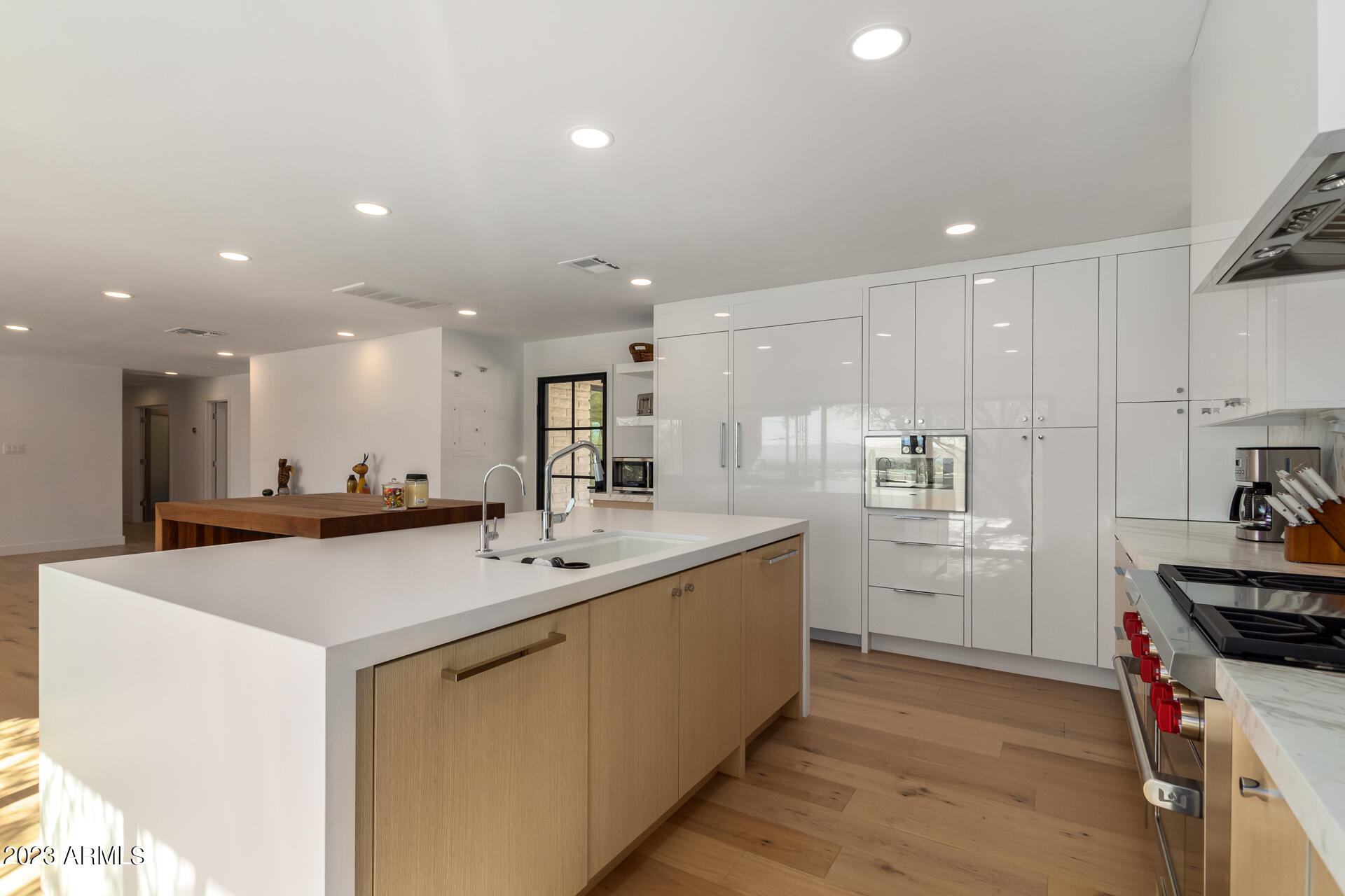 5222 N SADDLE ROCK Drive