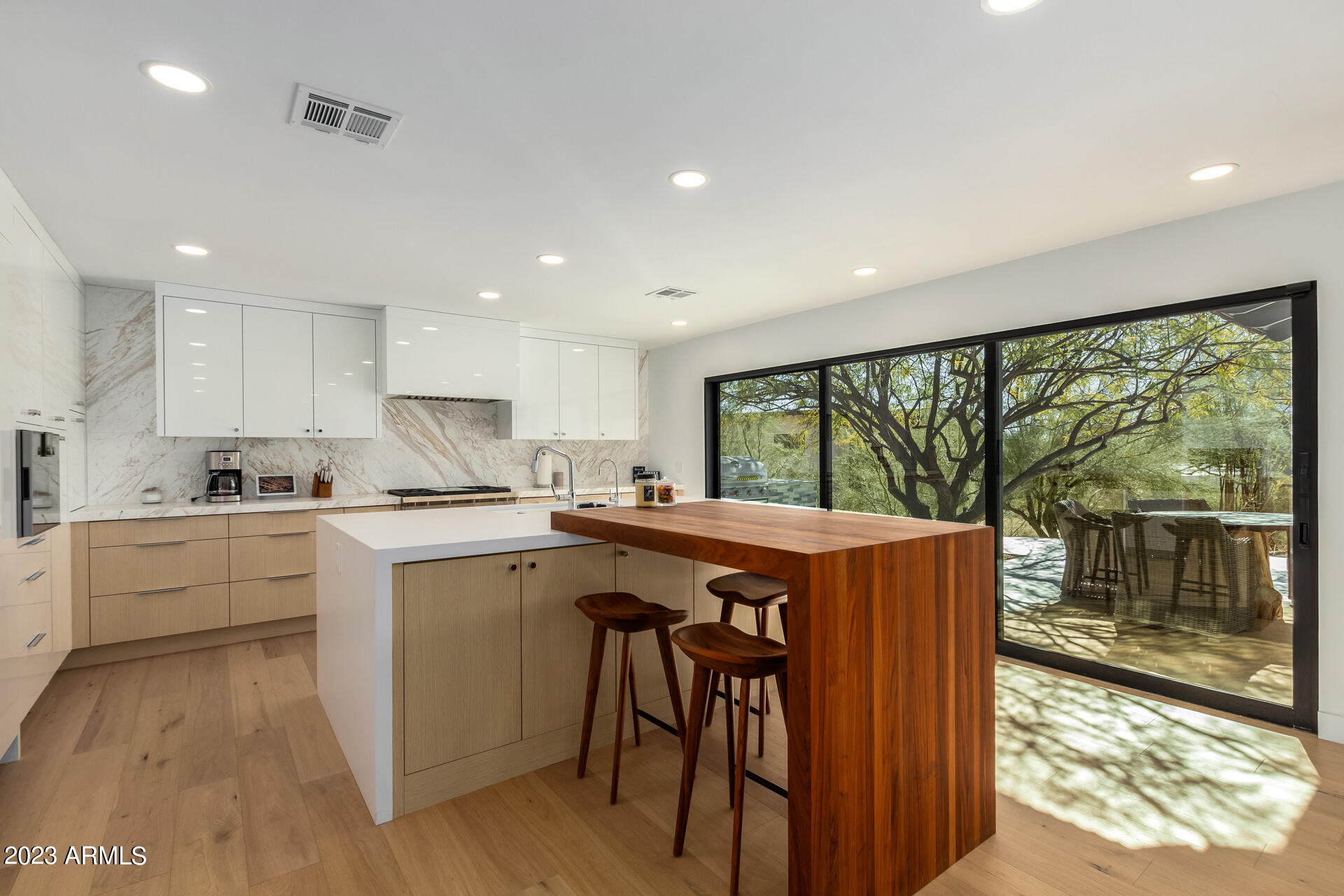 5222 N SADDLE ROCK Drive