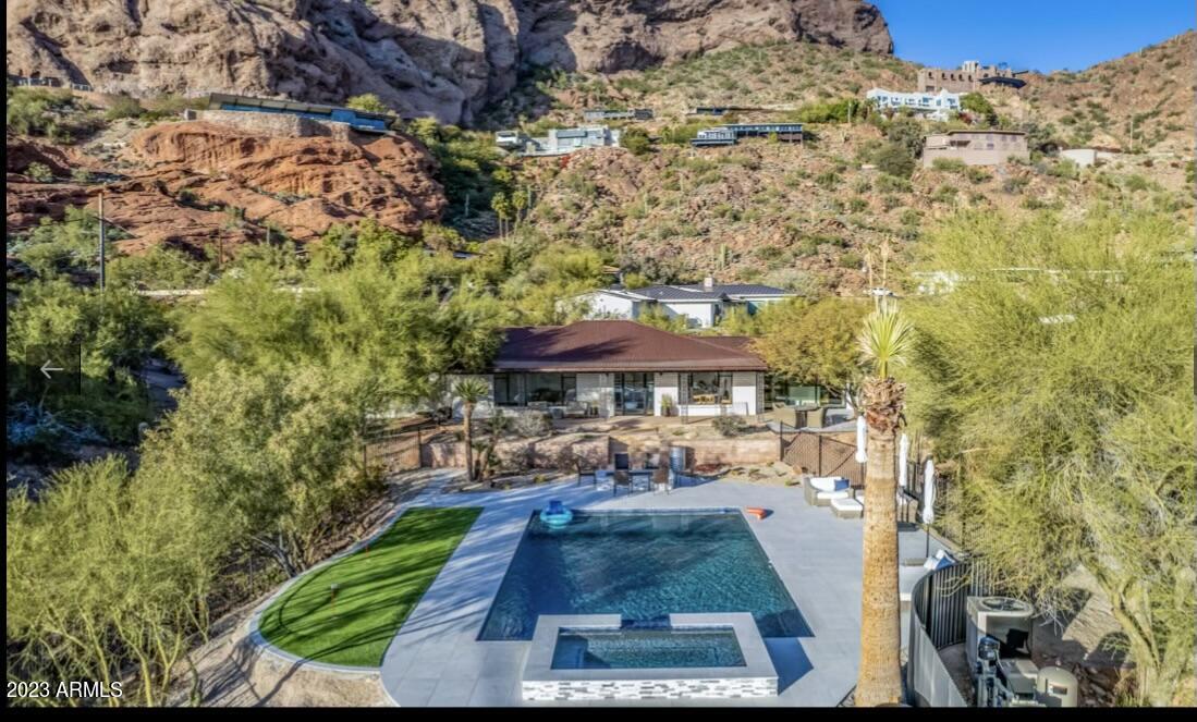 5222 N SADDLE ROCK Drive