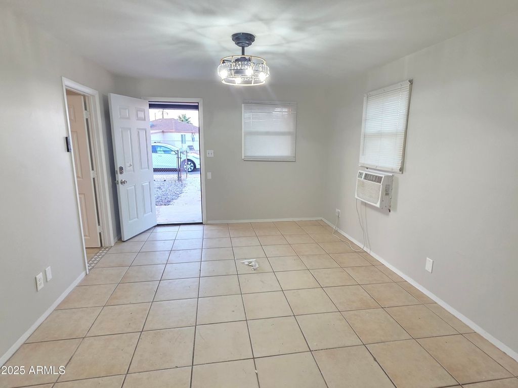 Photo of 141 E Ash Avenue, Casa Grande, AZ 85122 (MLS # 6915794)