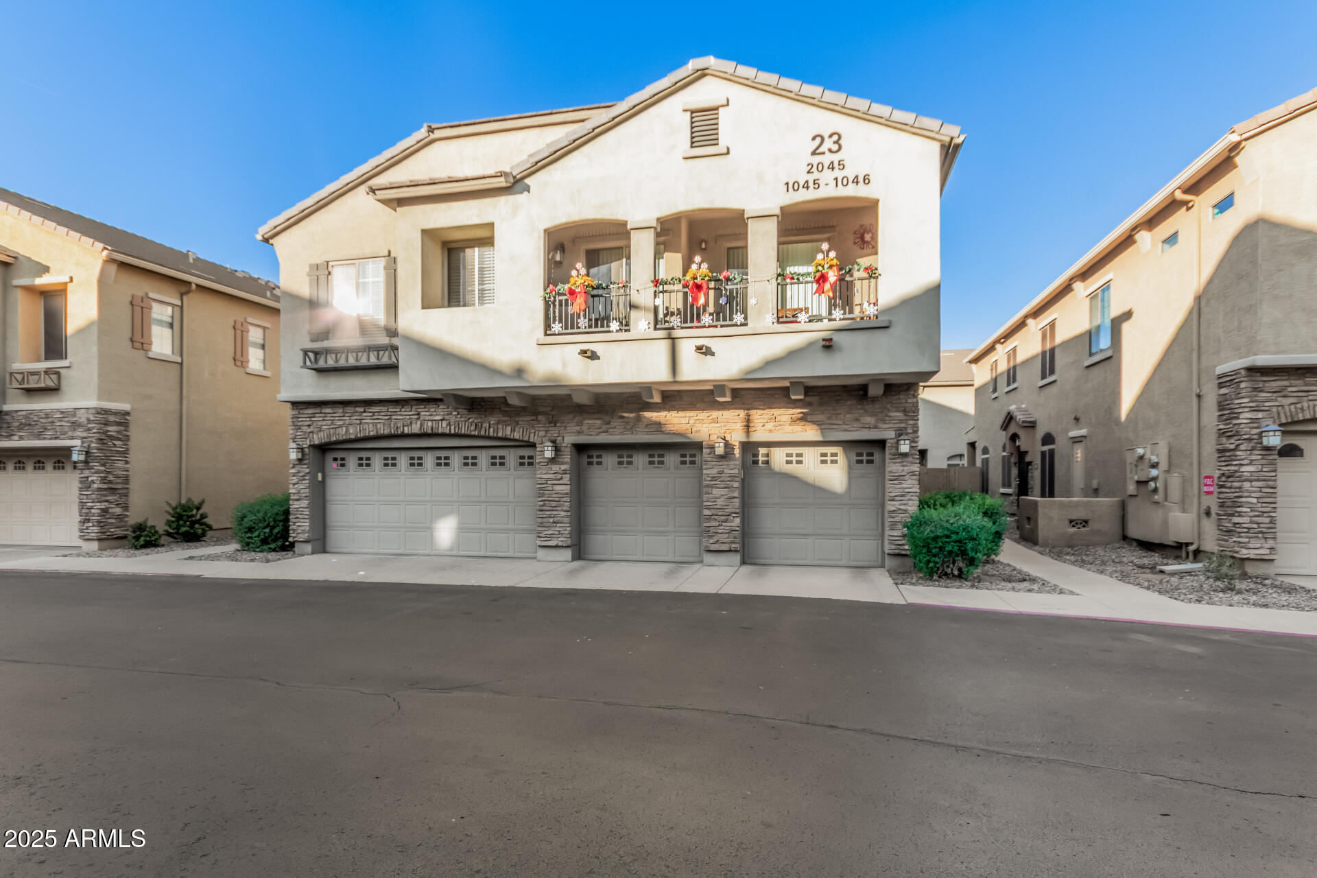 1350 S GREENFIELD Road 1046