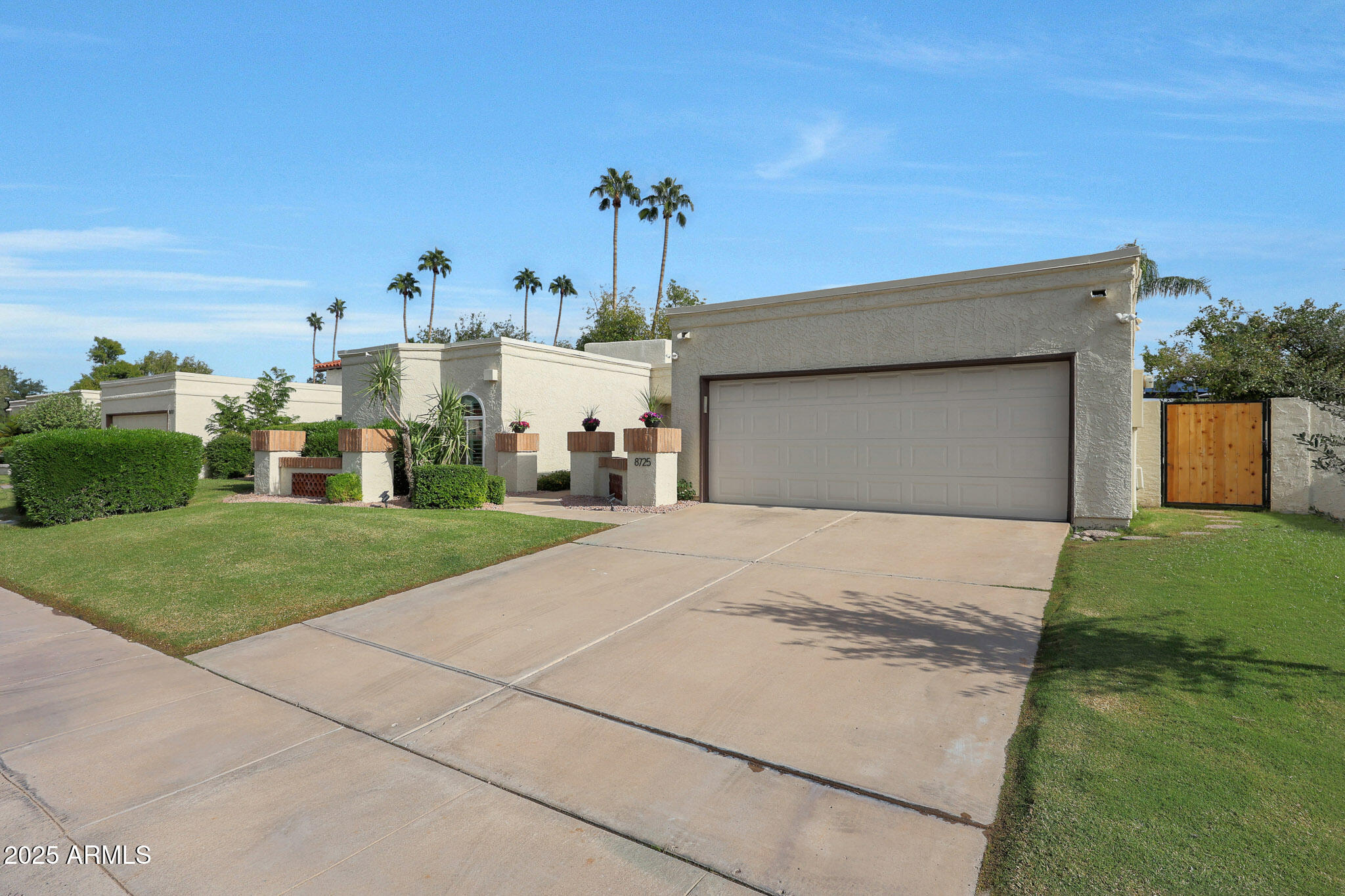 8725 E SAN MARINO Drive