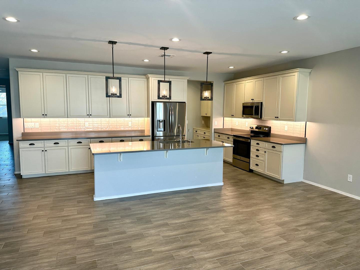 2054 E Entoro Drive