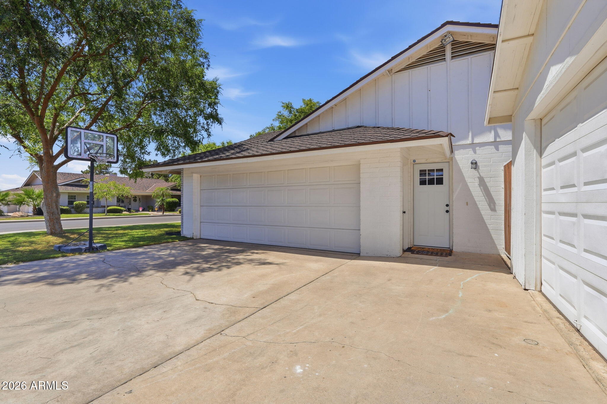 3848 E CONTESSA Street