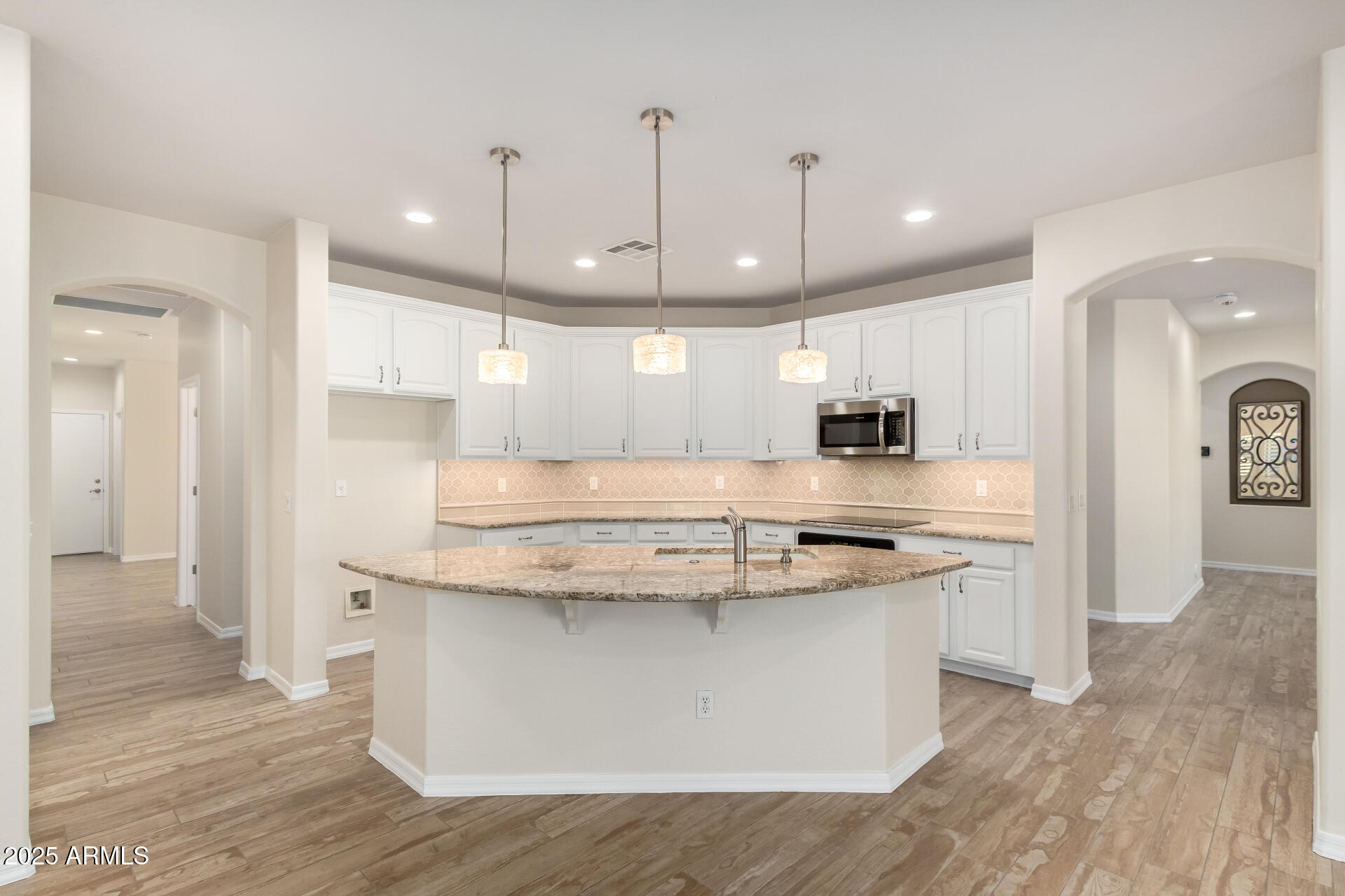 6634 W STRAIGHT ARROW Lane