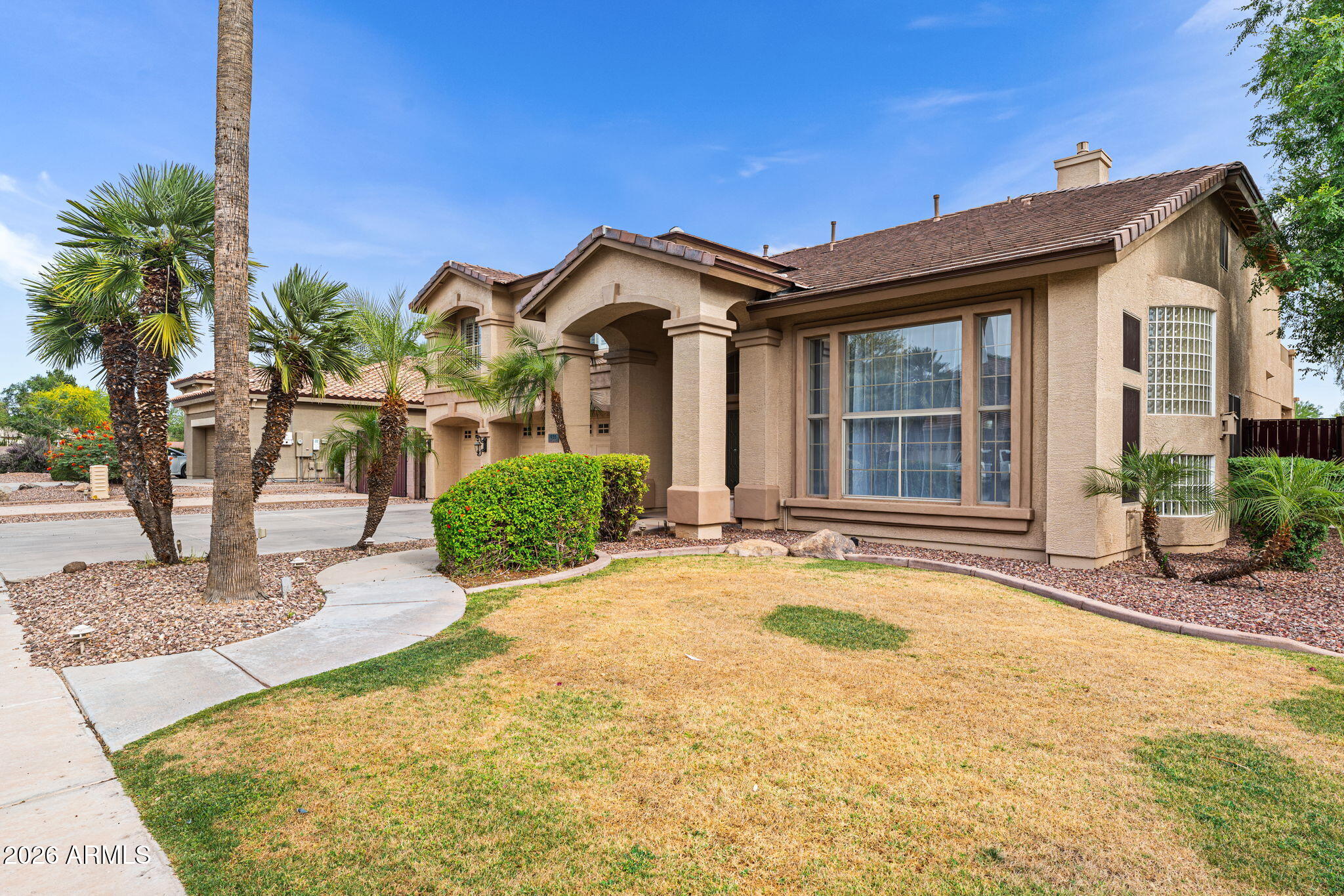 935 E SAN CARLOS Way