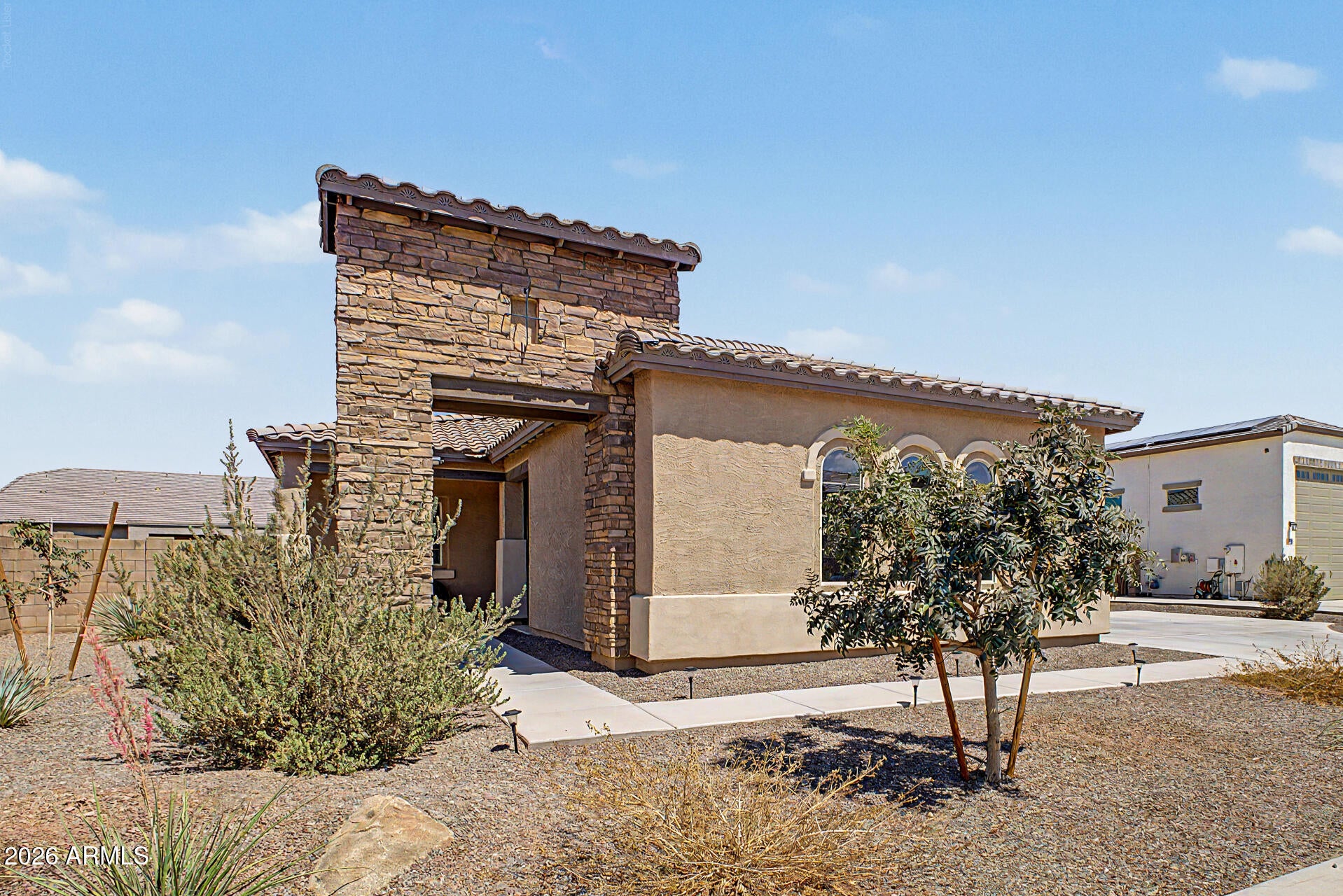 17244 W LOMA Lane