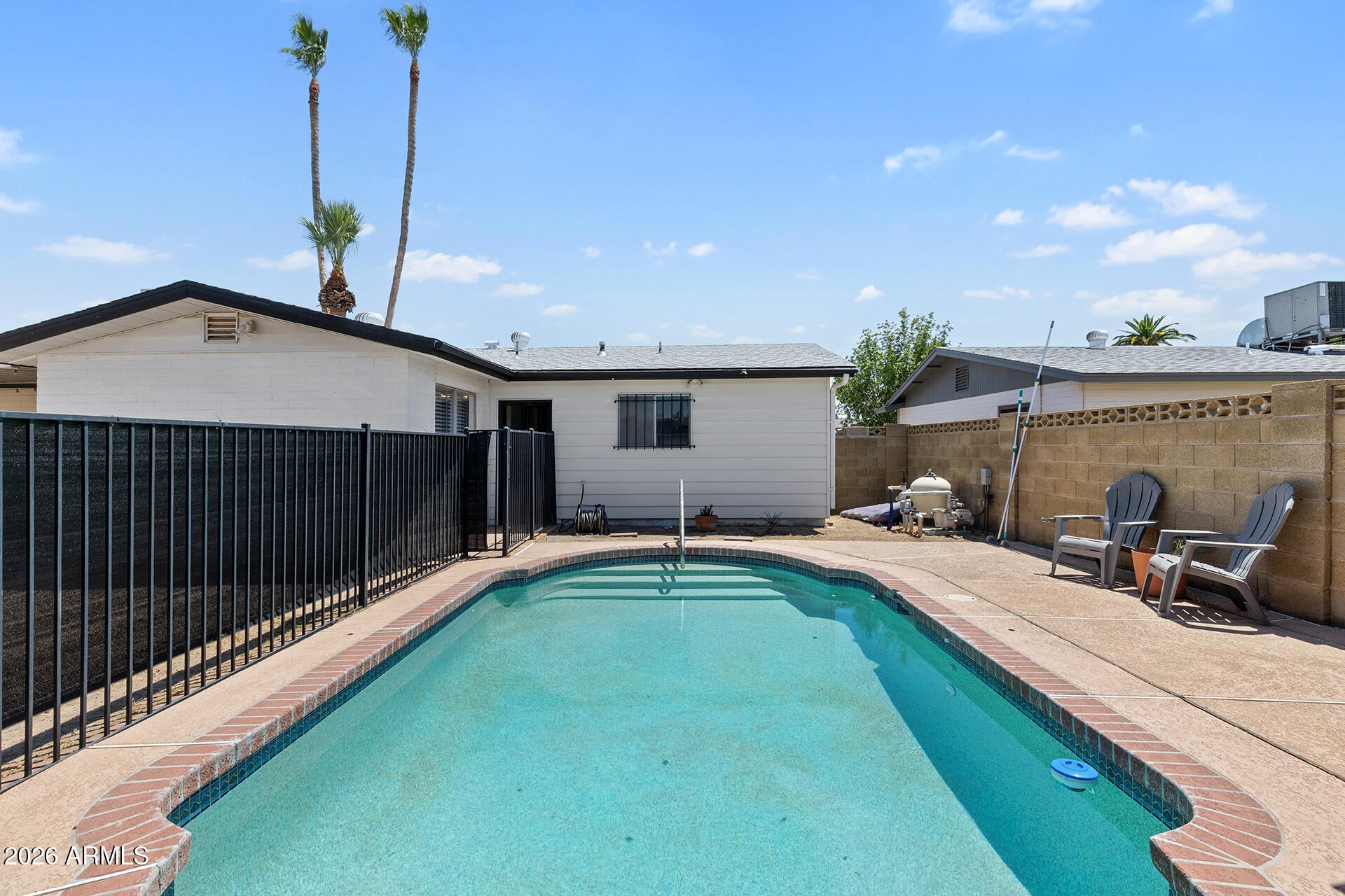 3710 W CARON Street