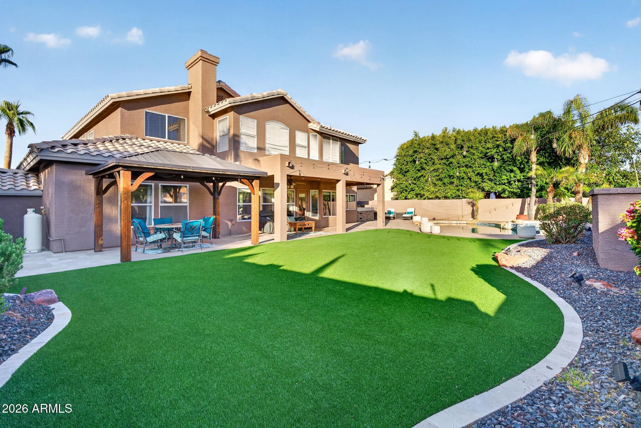 6261 W LOUISE Drive