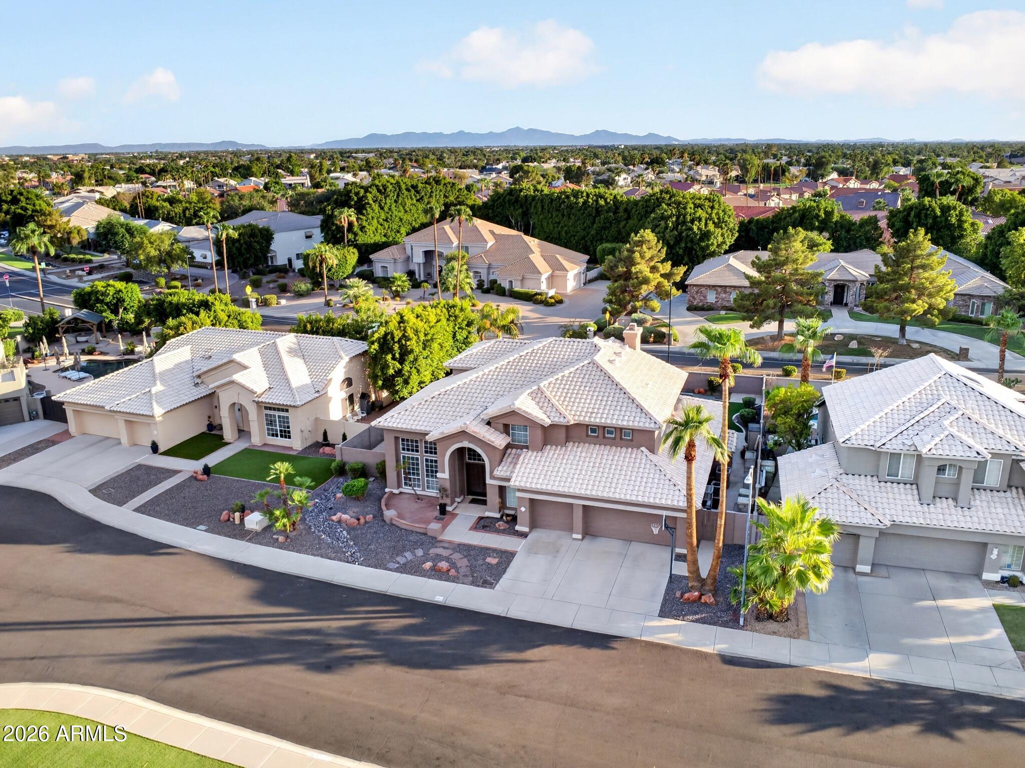 6261 W LOUISE Drive
