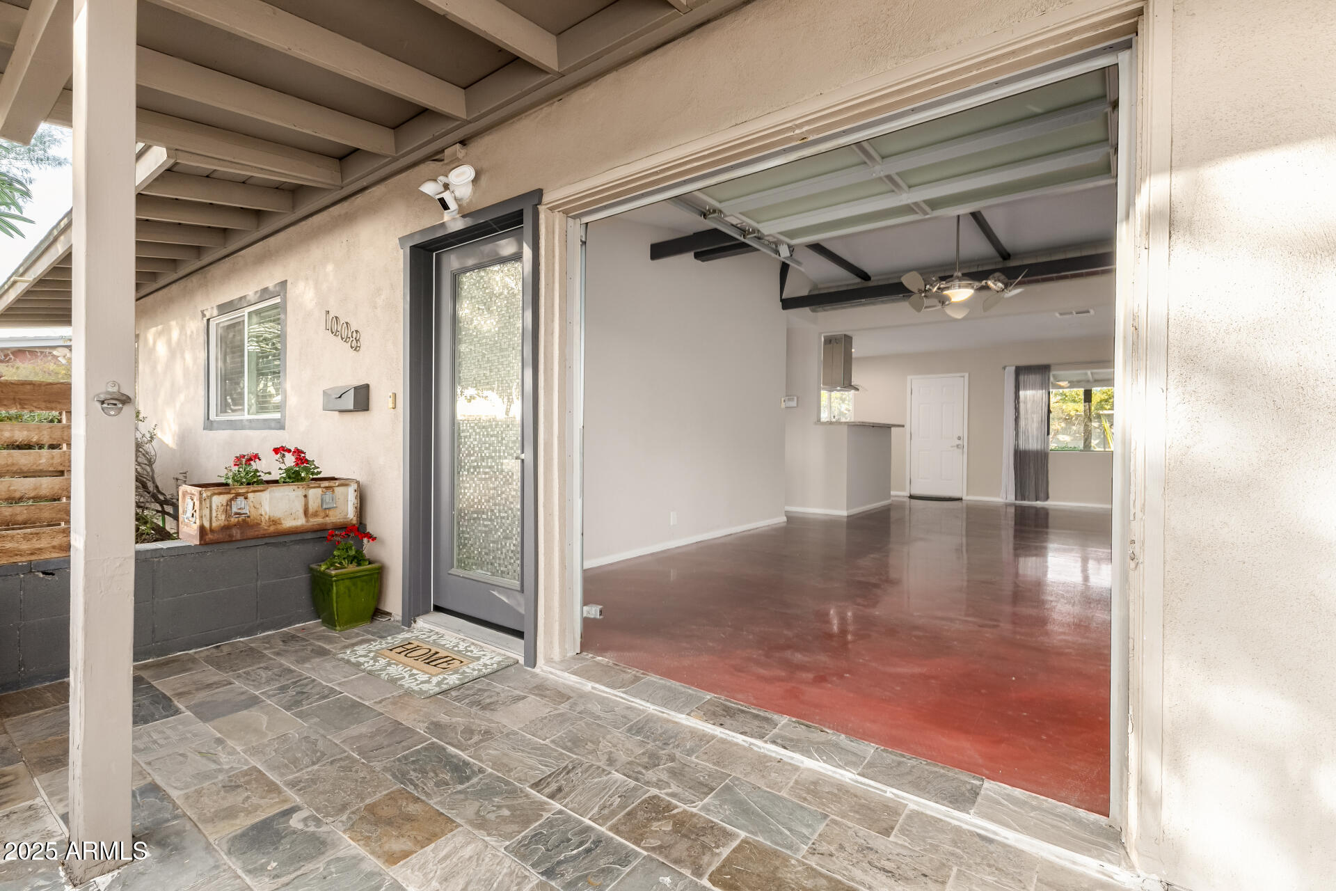 1008 W AMELIA Avenue