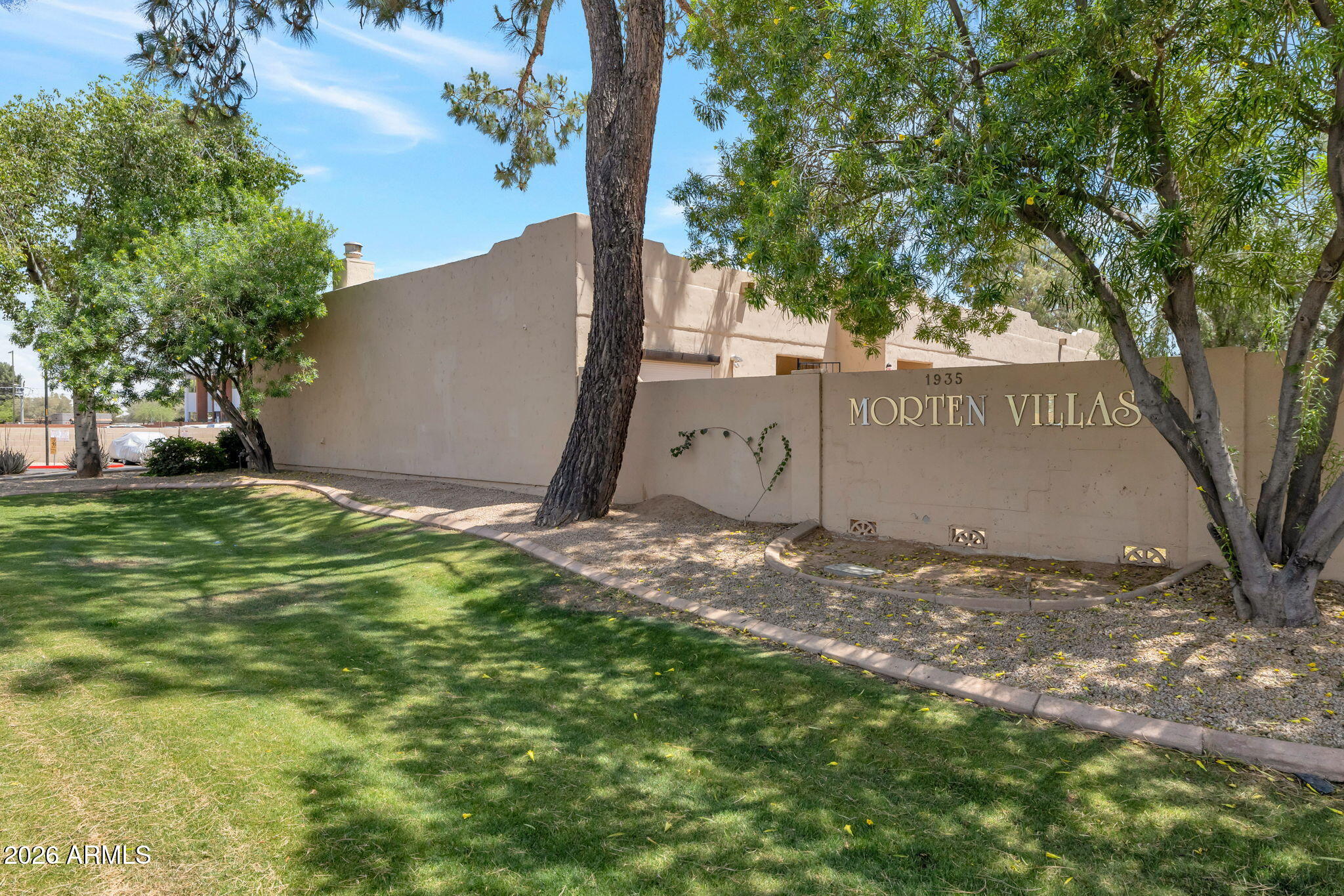 1935 W MORTEN Avenue W 25