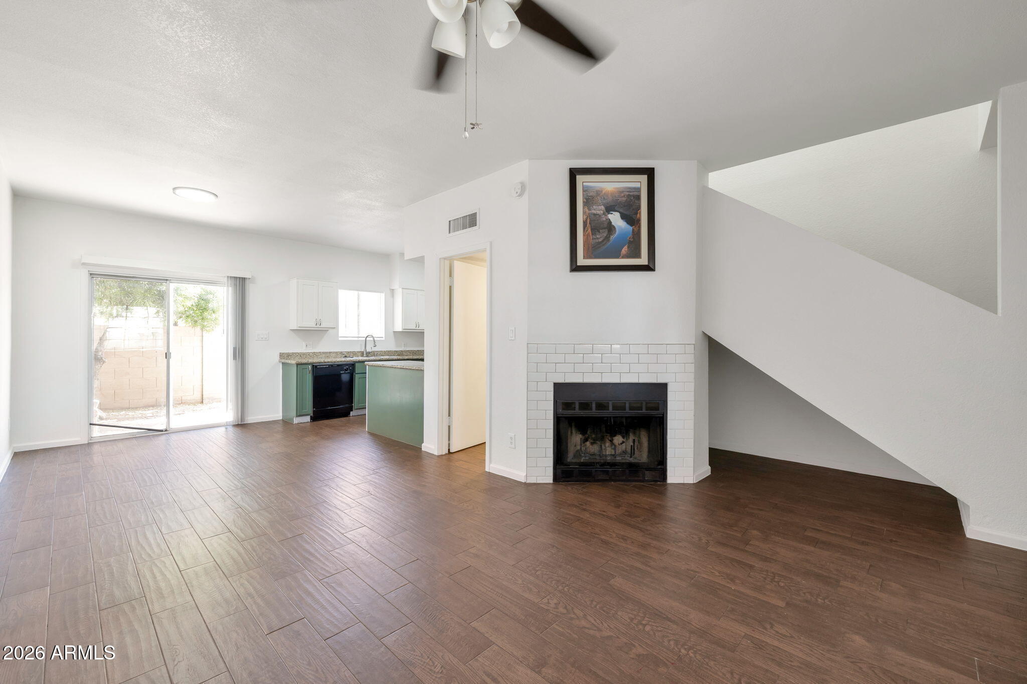 1935 W MORTEN Avenue W 25